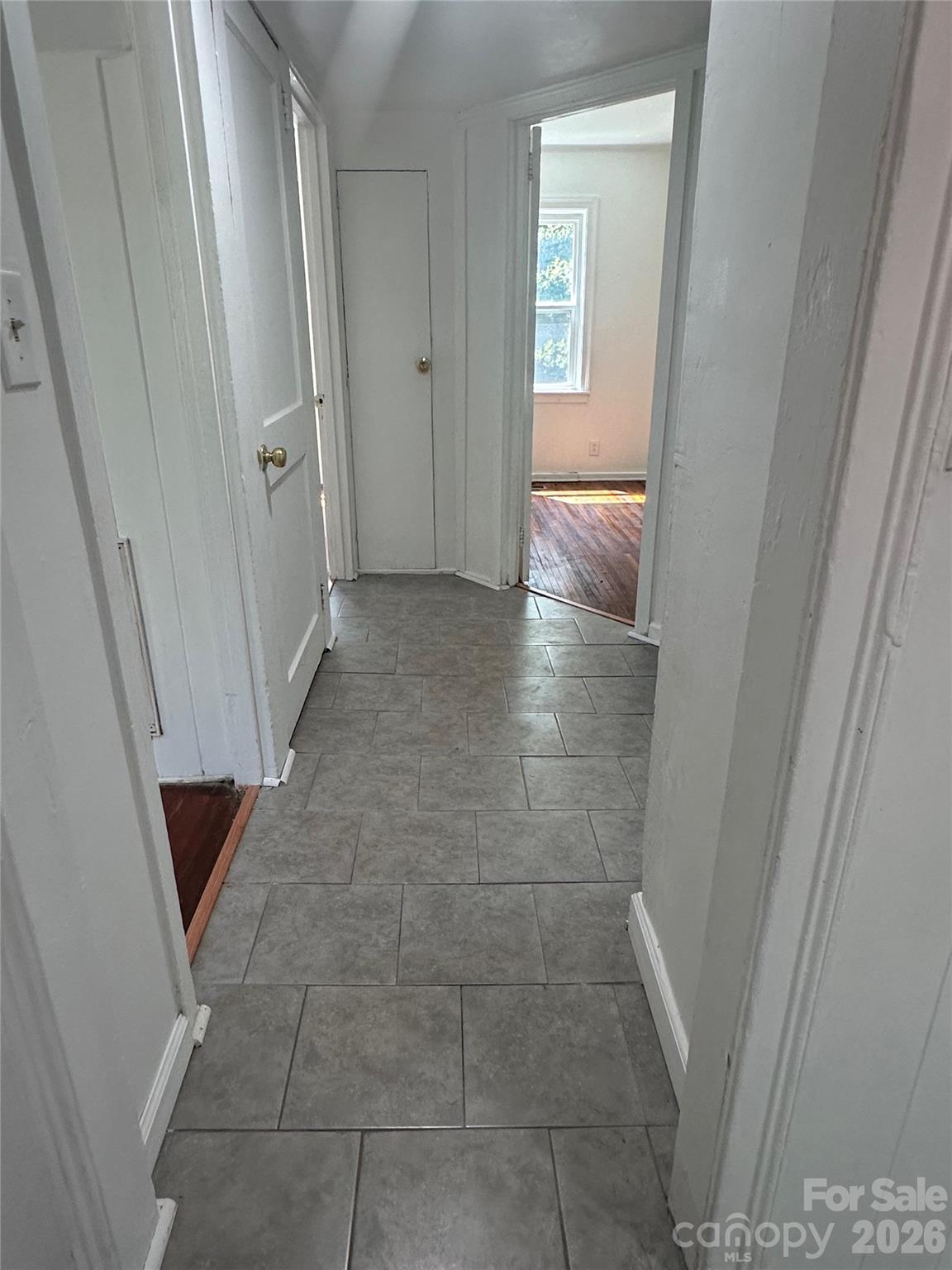1005 William Drive Property Photo 15