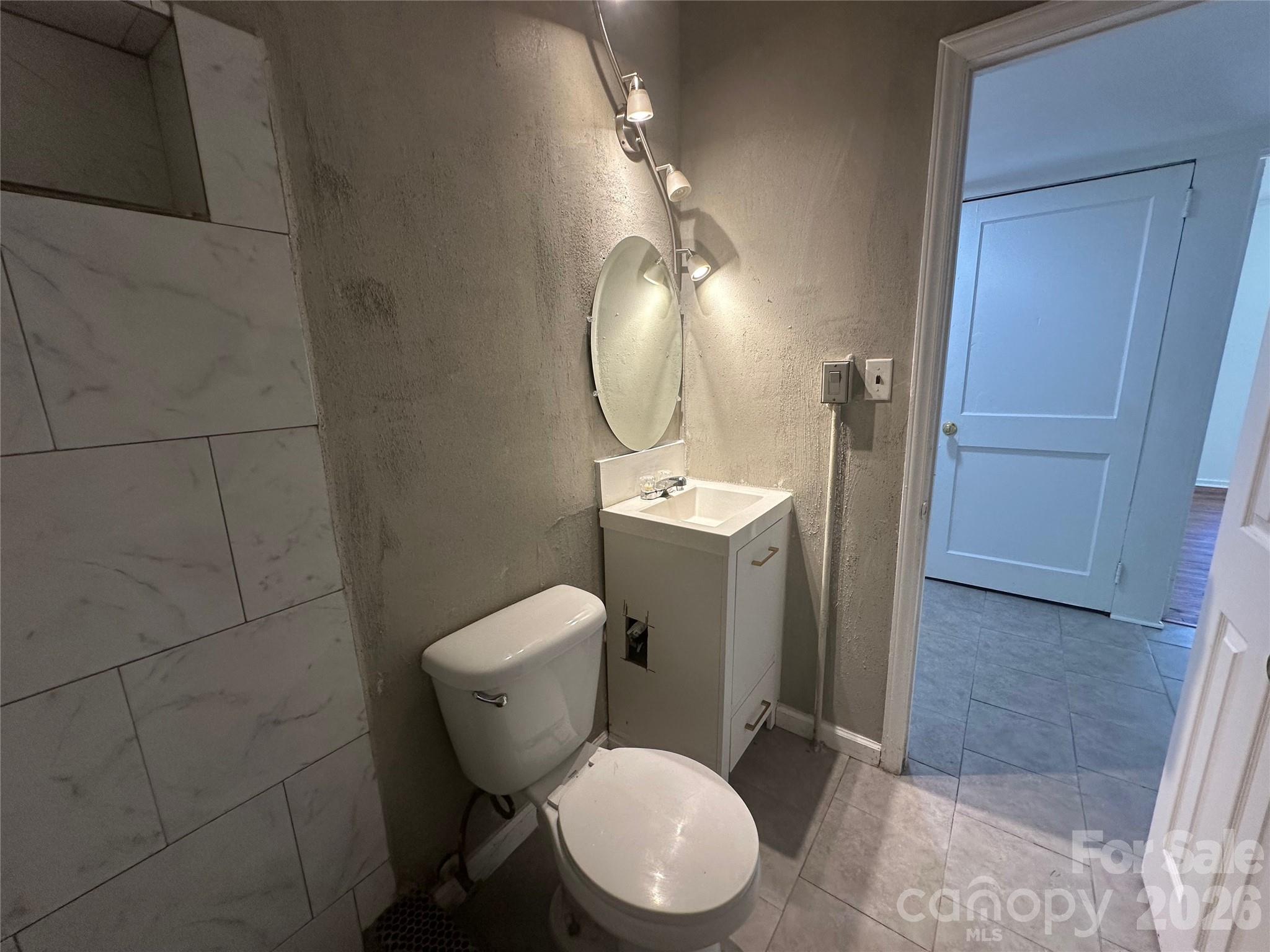 1005 William Drive Property Photo 16
