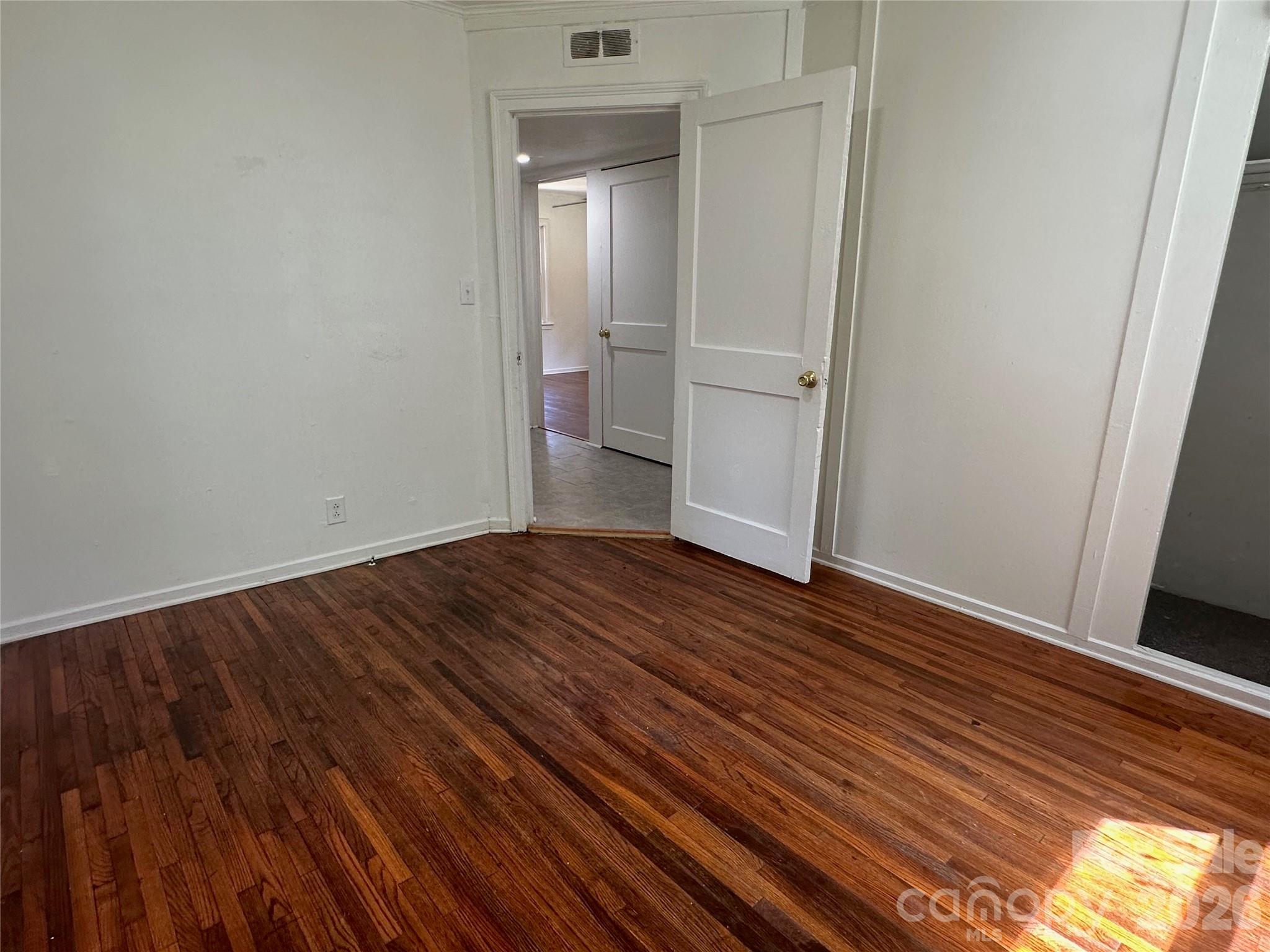 1005 William Drive Property Photo 21