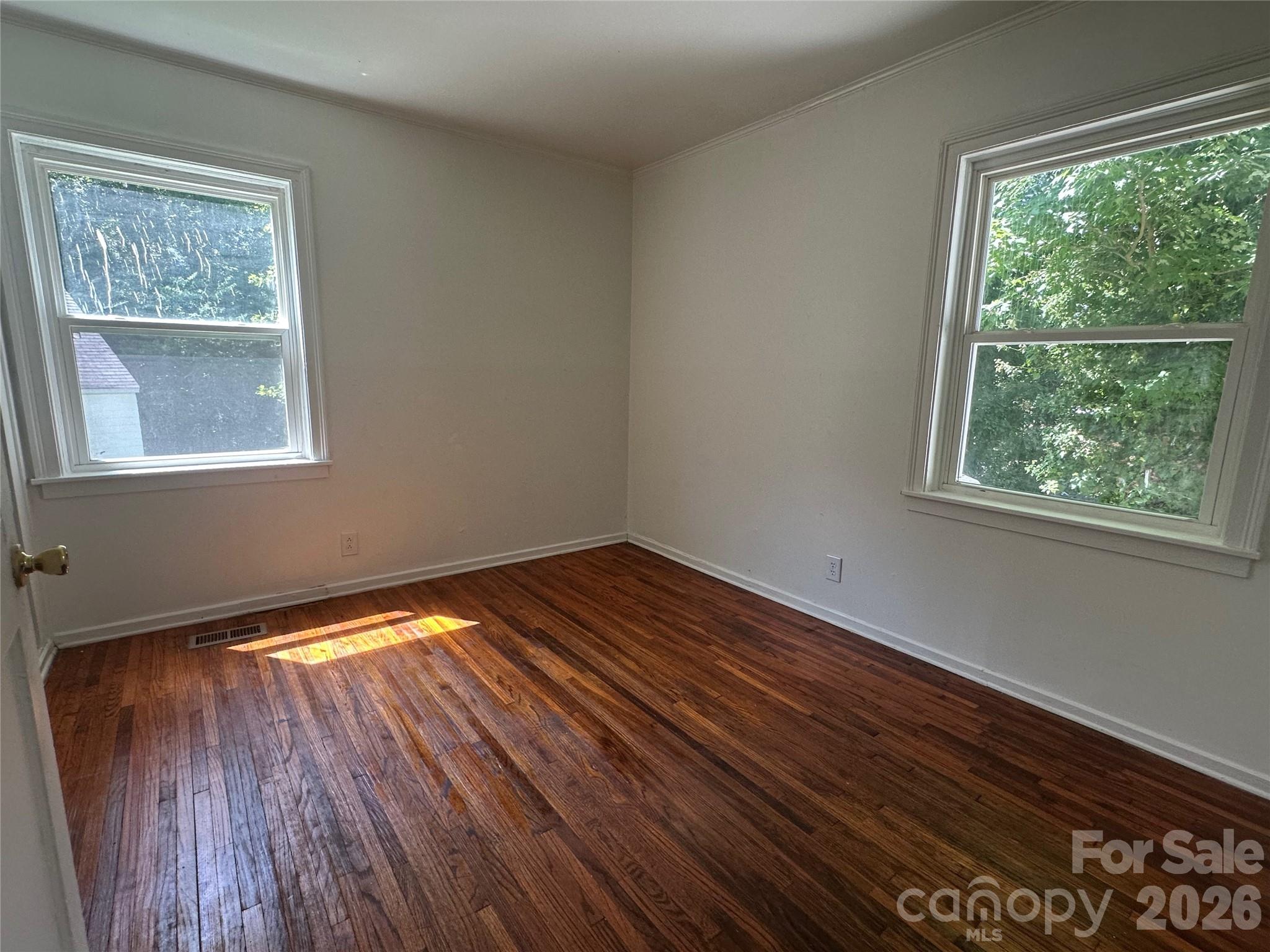 1005 William Drive Property Photo 22