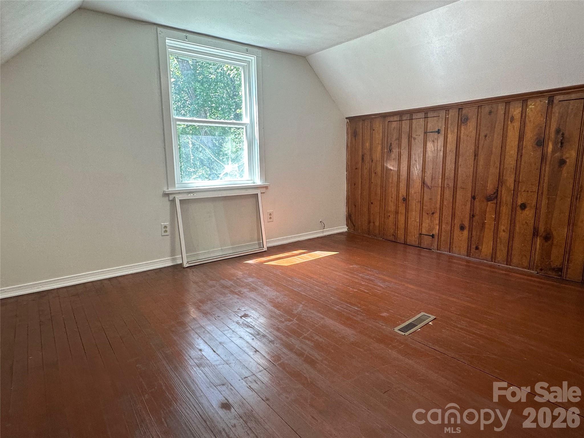 1005 William Drive Property Photo 26
