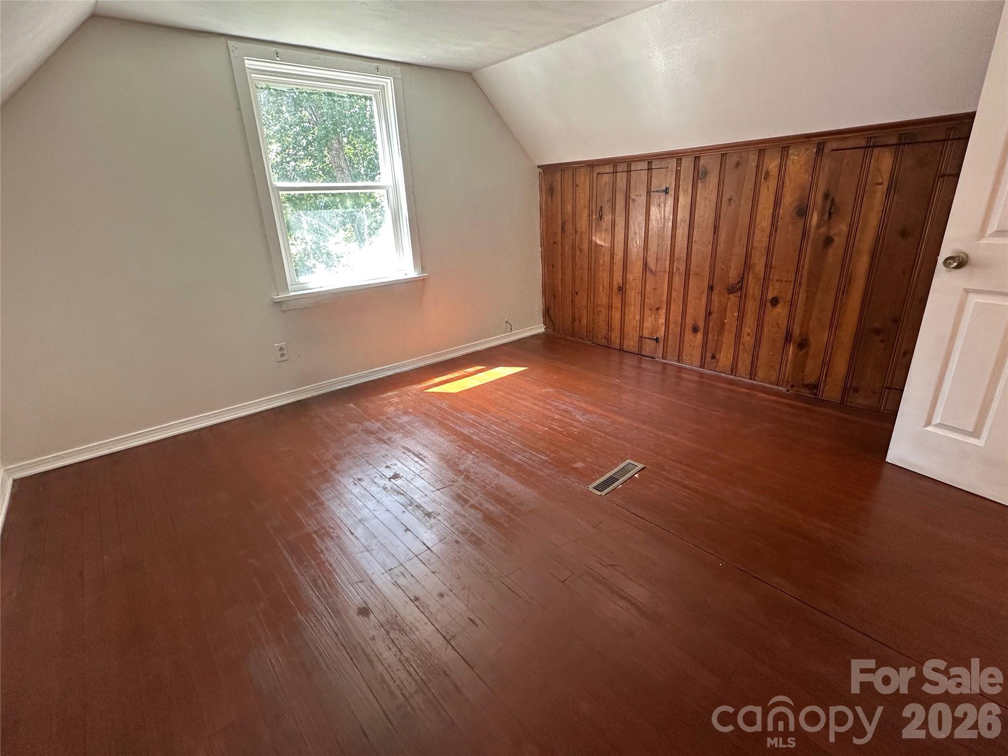 1005 William Drive Property Photo 28
