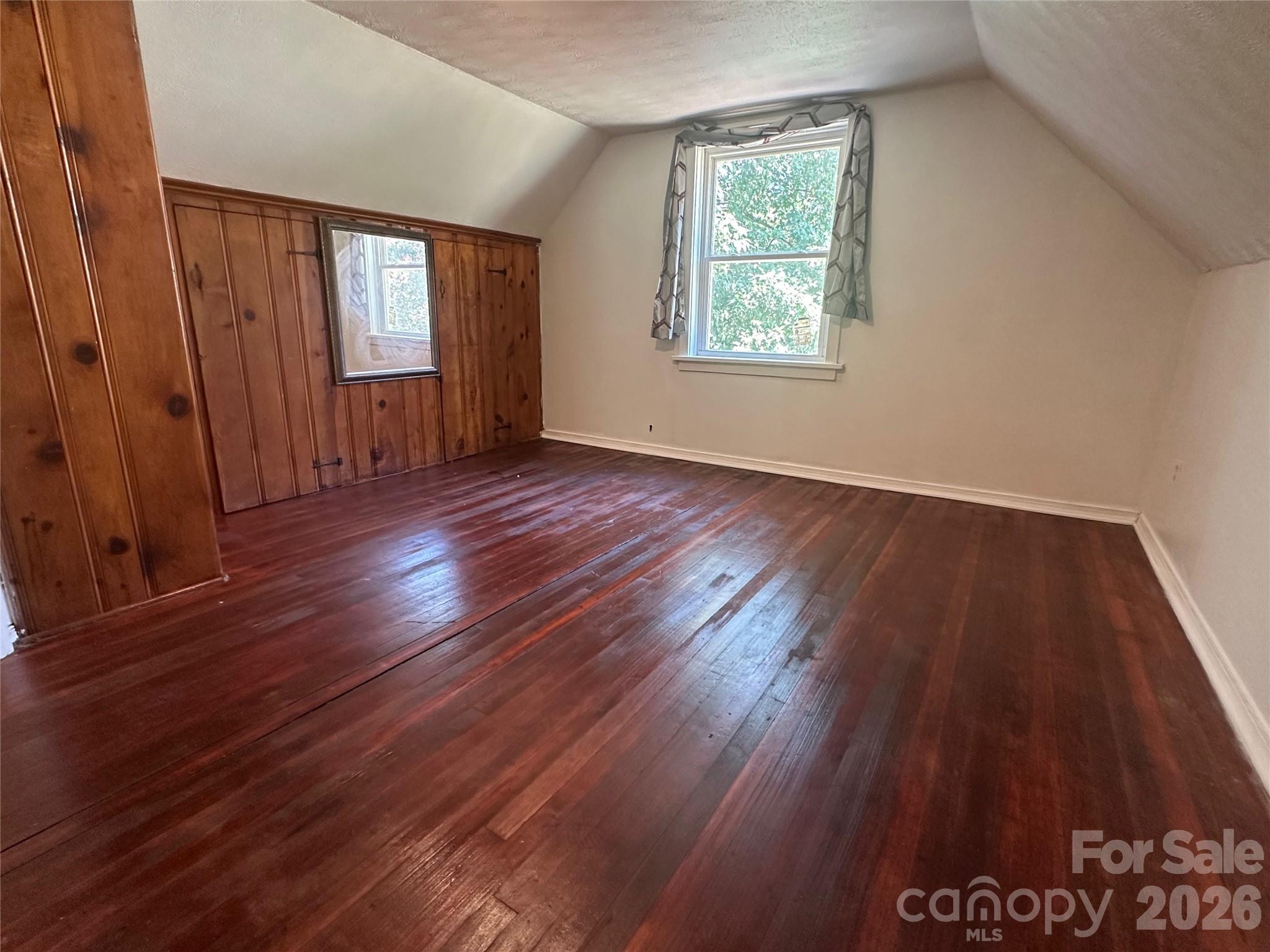 1005 William Drive Property Photo 29
