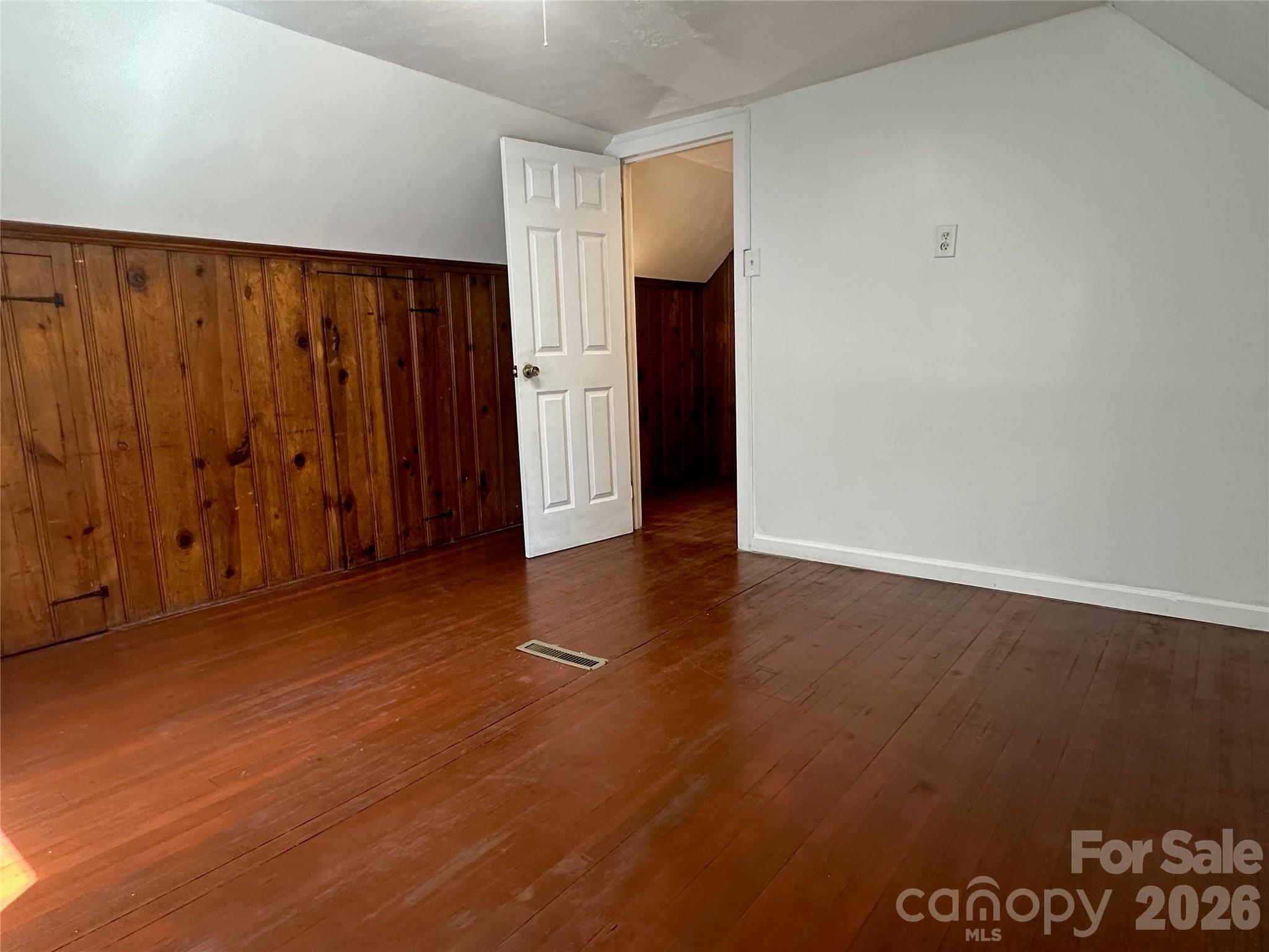 1005 William Drive Property Photo 30