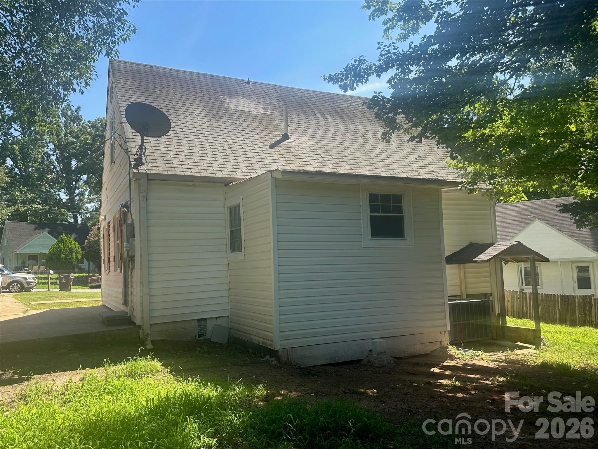 1005 William Drive Property Photo 32