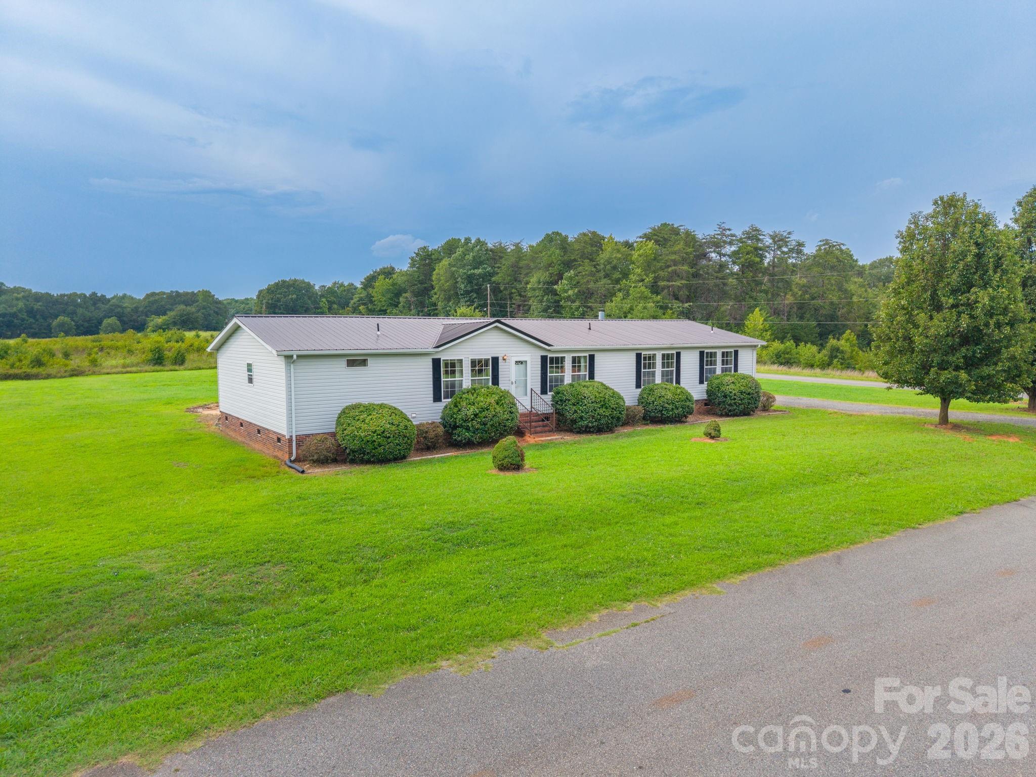 102 Jenny Drive Property Photo 1