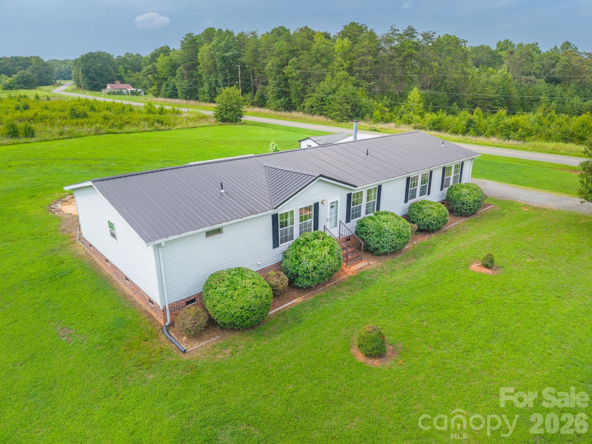 102 Jenny Drive Property Photo 3