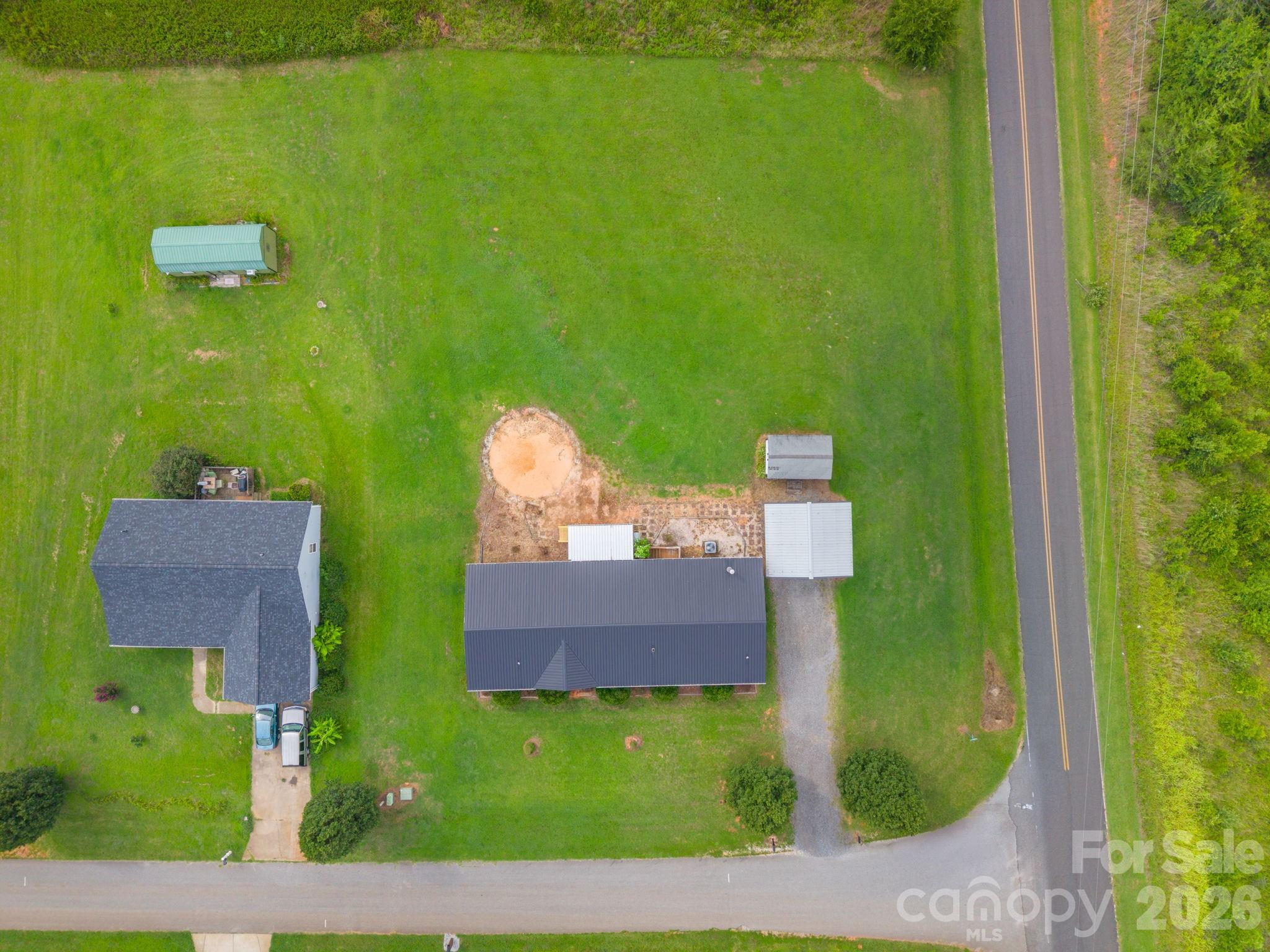 102 Jenny Drive Property Photo 4