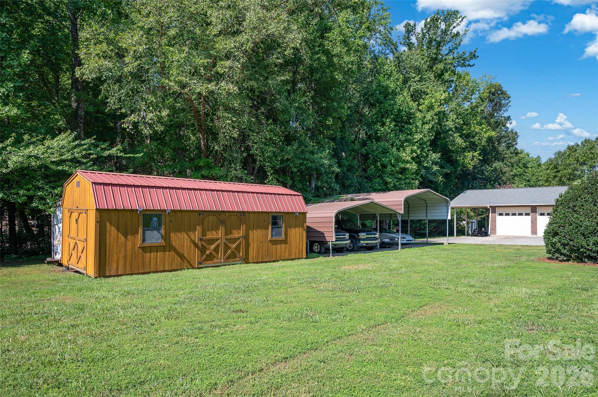 3959 Holly Springs Drive Property Photo 5