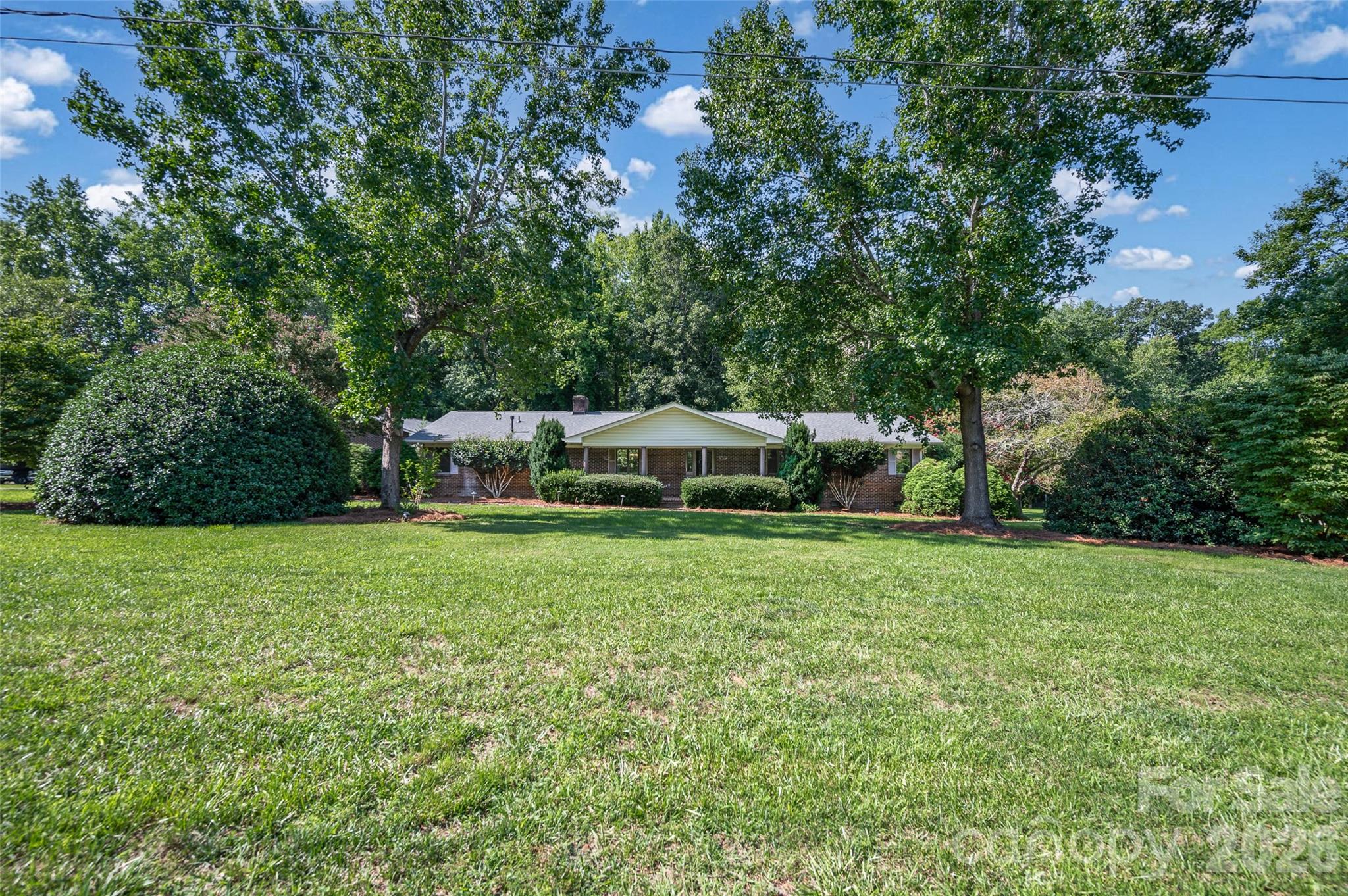 3959 Holly Springs Drive Property Photo 6