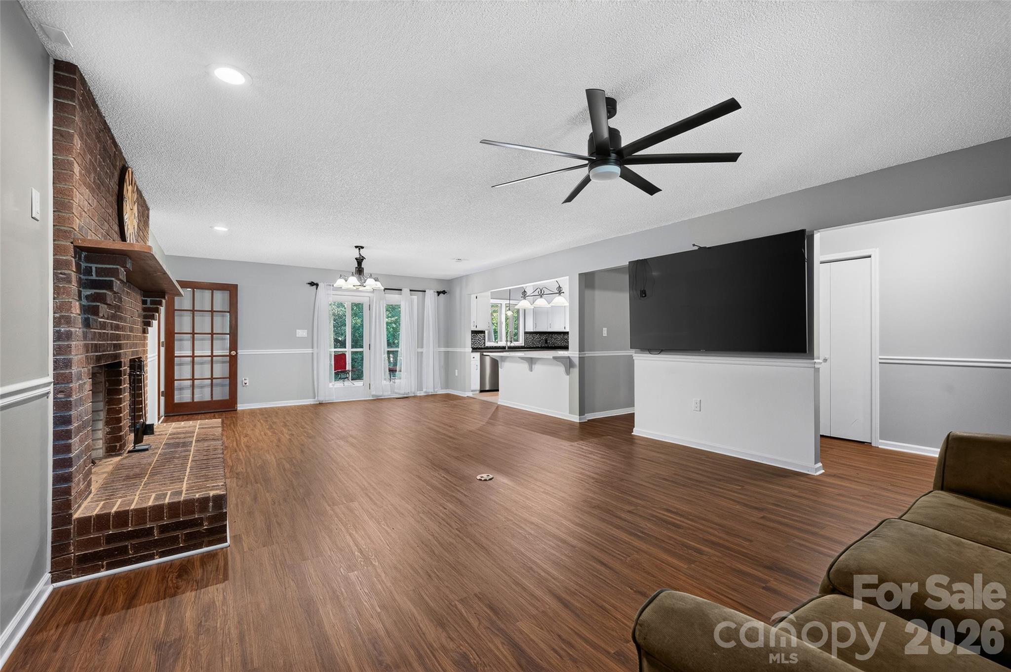 3959 Holly Springs Drive Property Photo 13