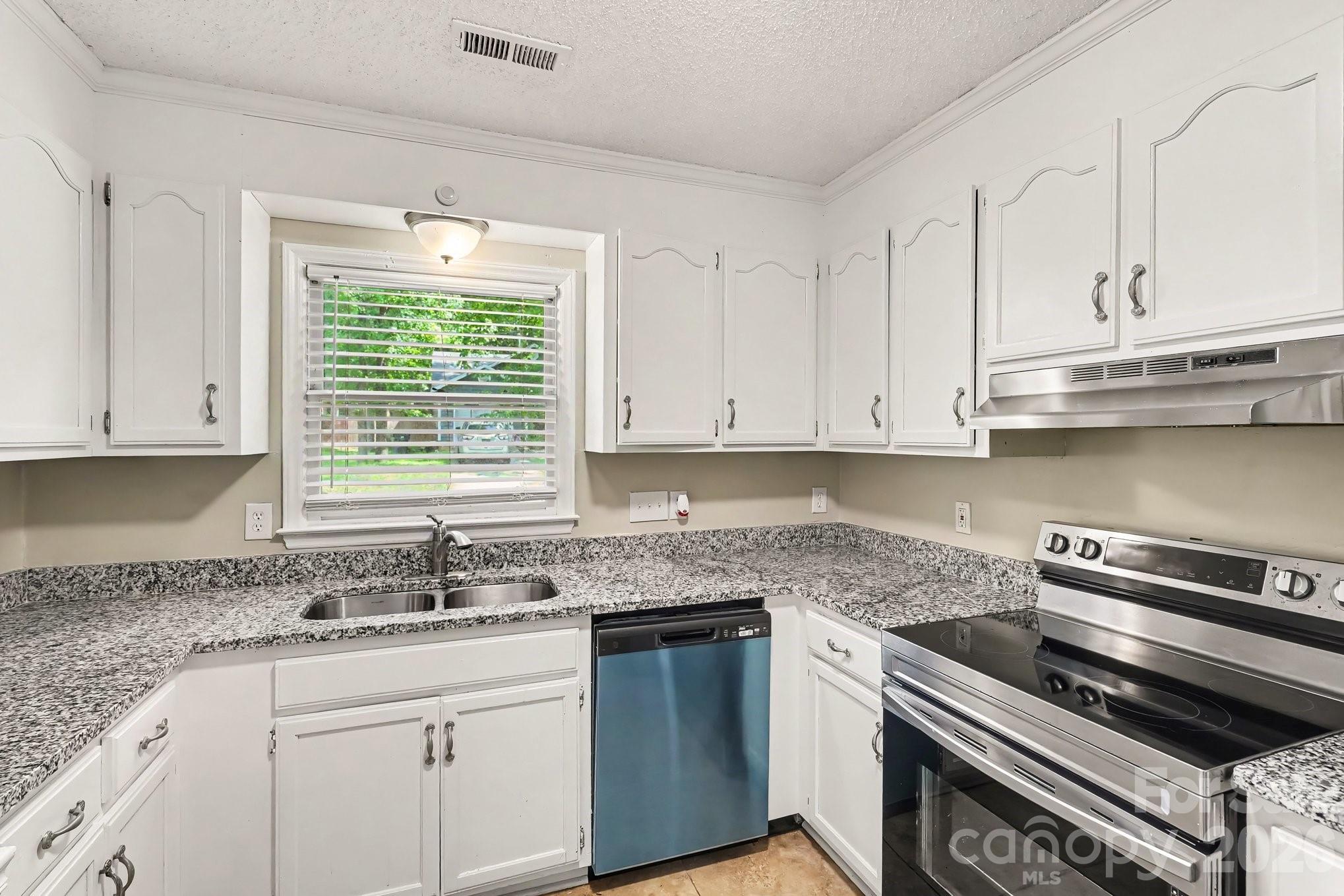 11616 Bowsby Court Property Photo 7