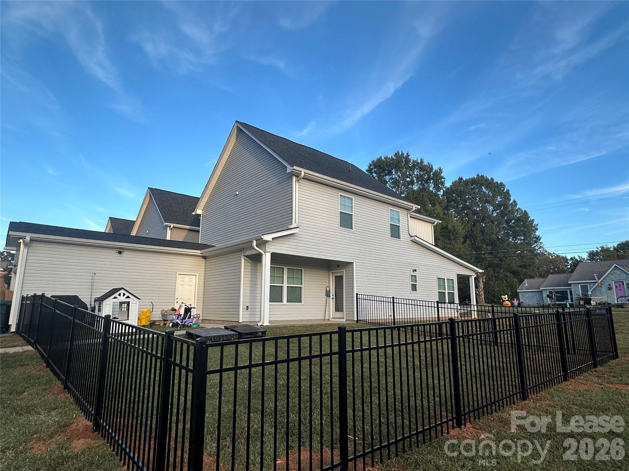 260 Mills Avenue Property Photo 4