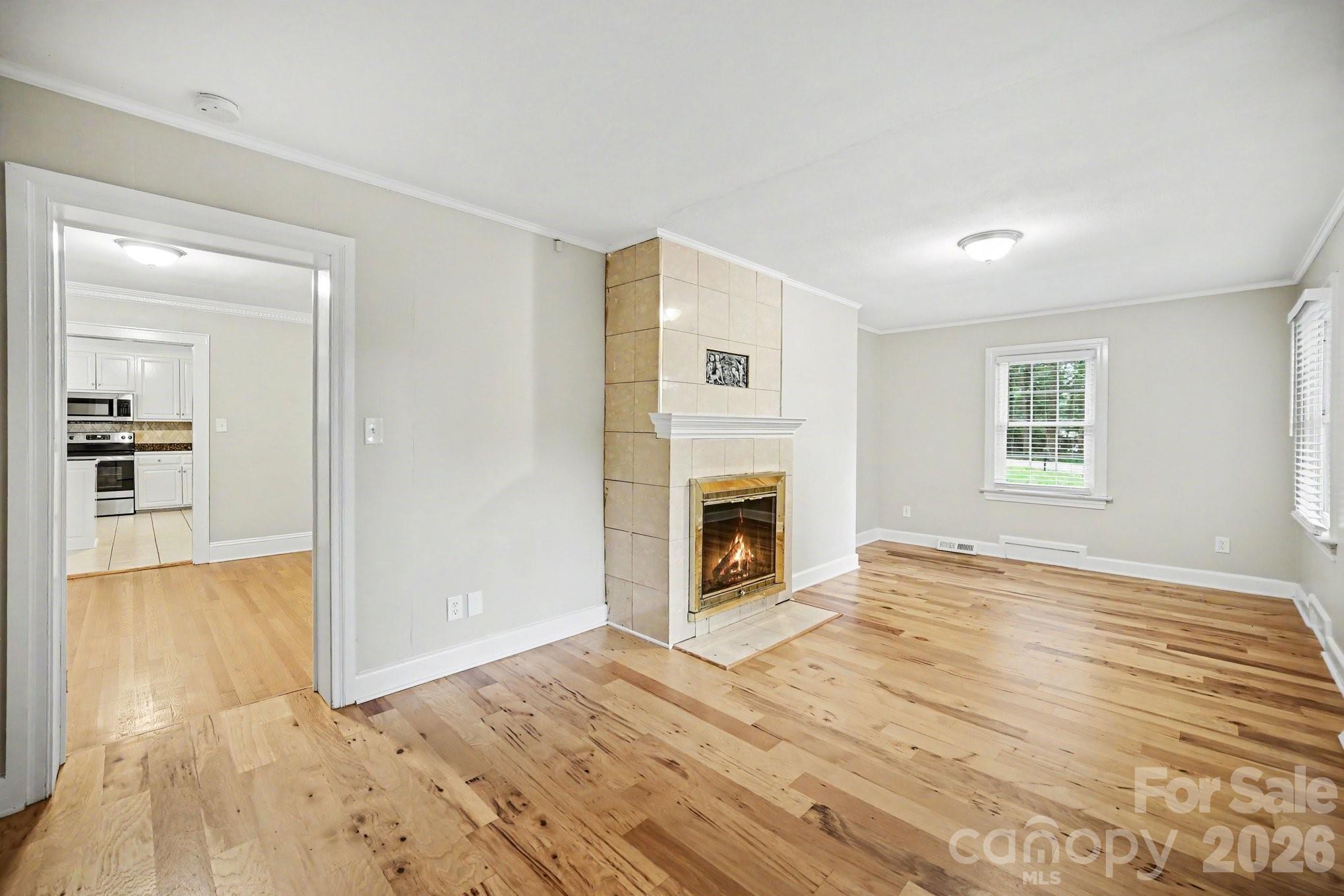 704 1st Avenue Place Property Photo 5