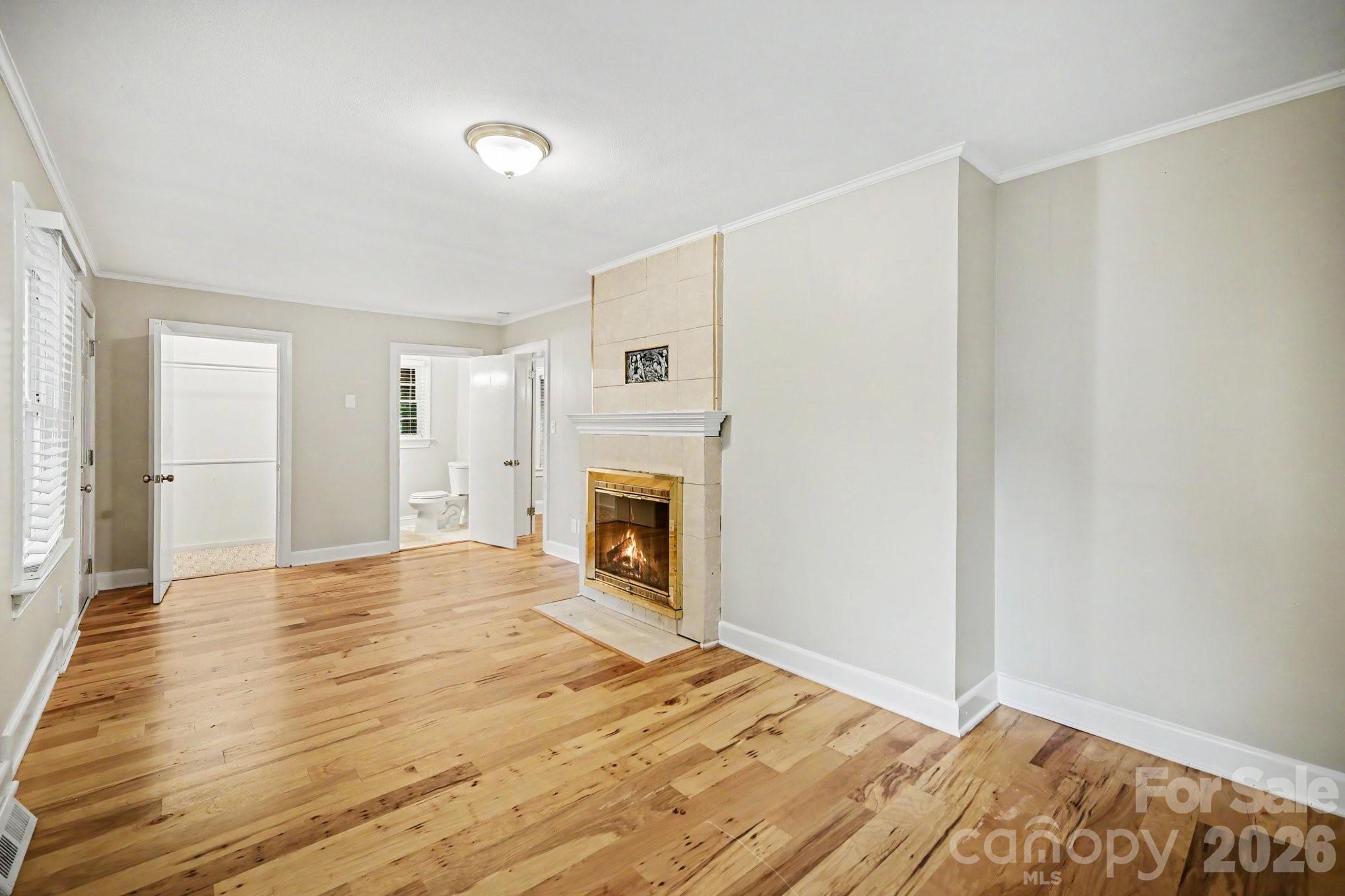 704 1st Avenue Place Property Photo 6