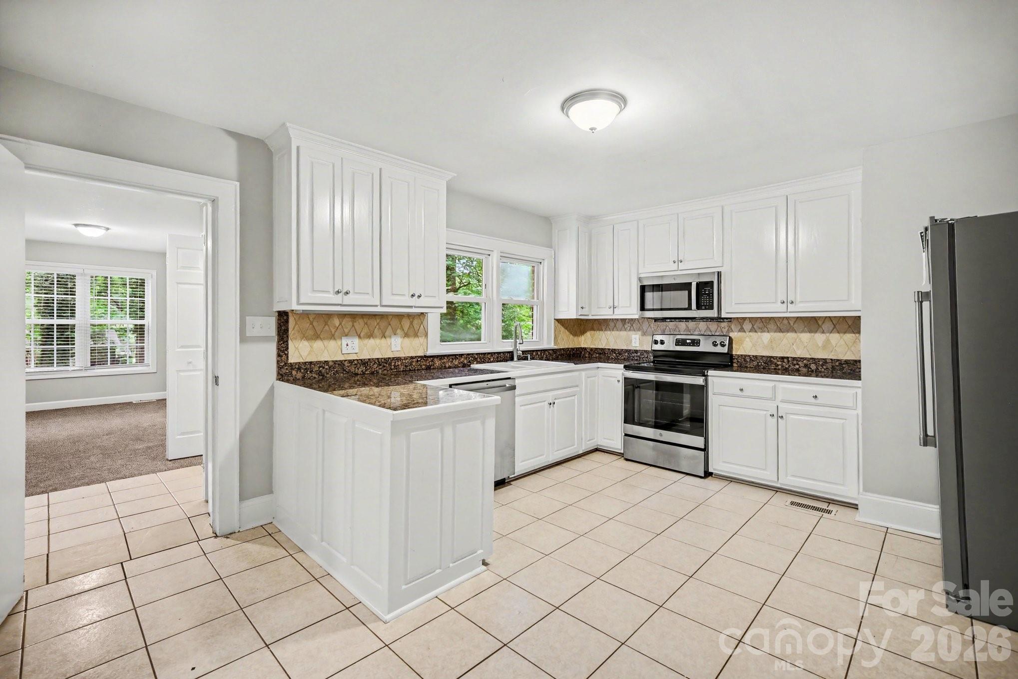 704 1st Avenue Place Property Photo 7