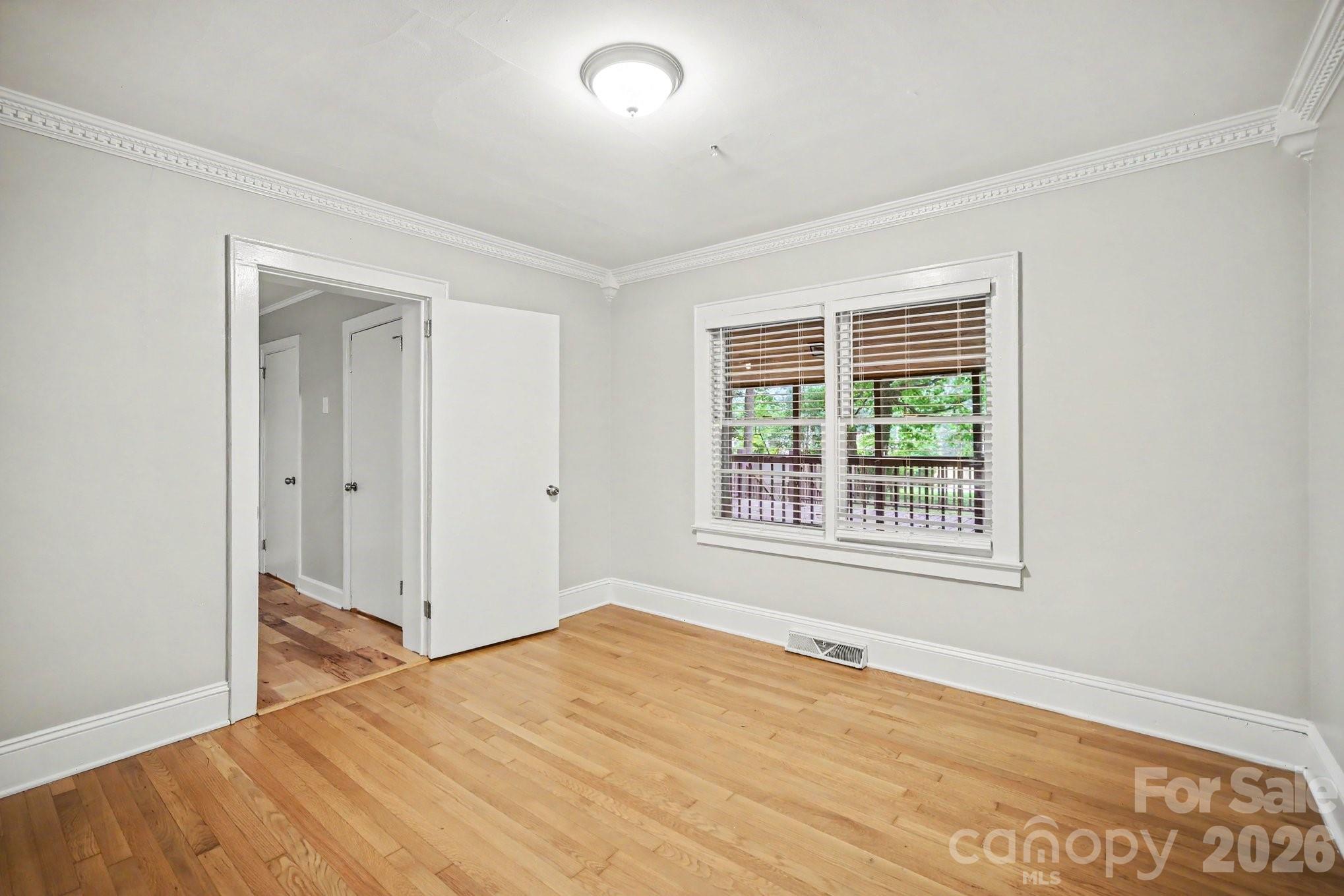 704 1st Avenue Place Property Photo 15