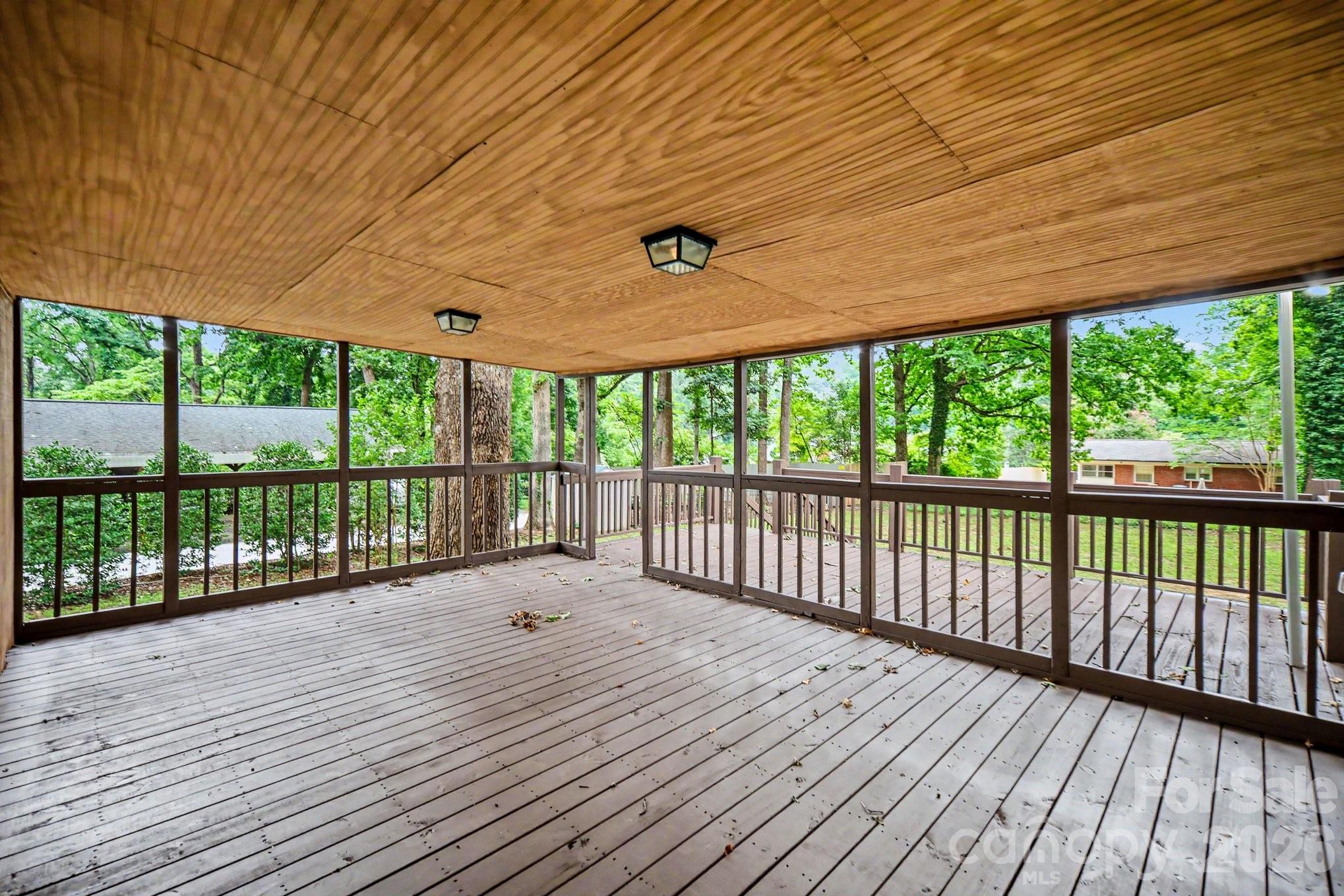 704 1st Avenue Place Property Photo 20