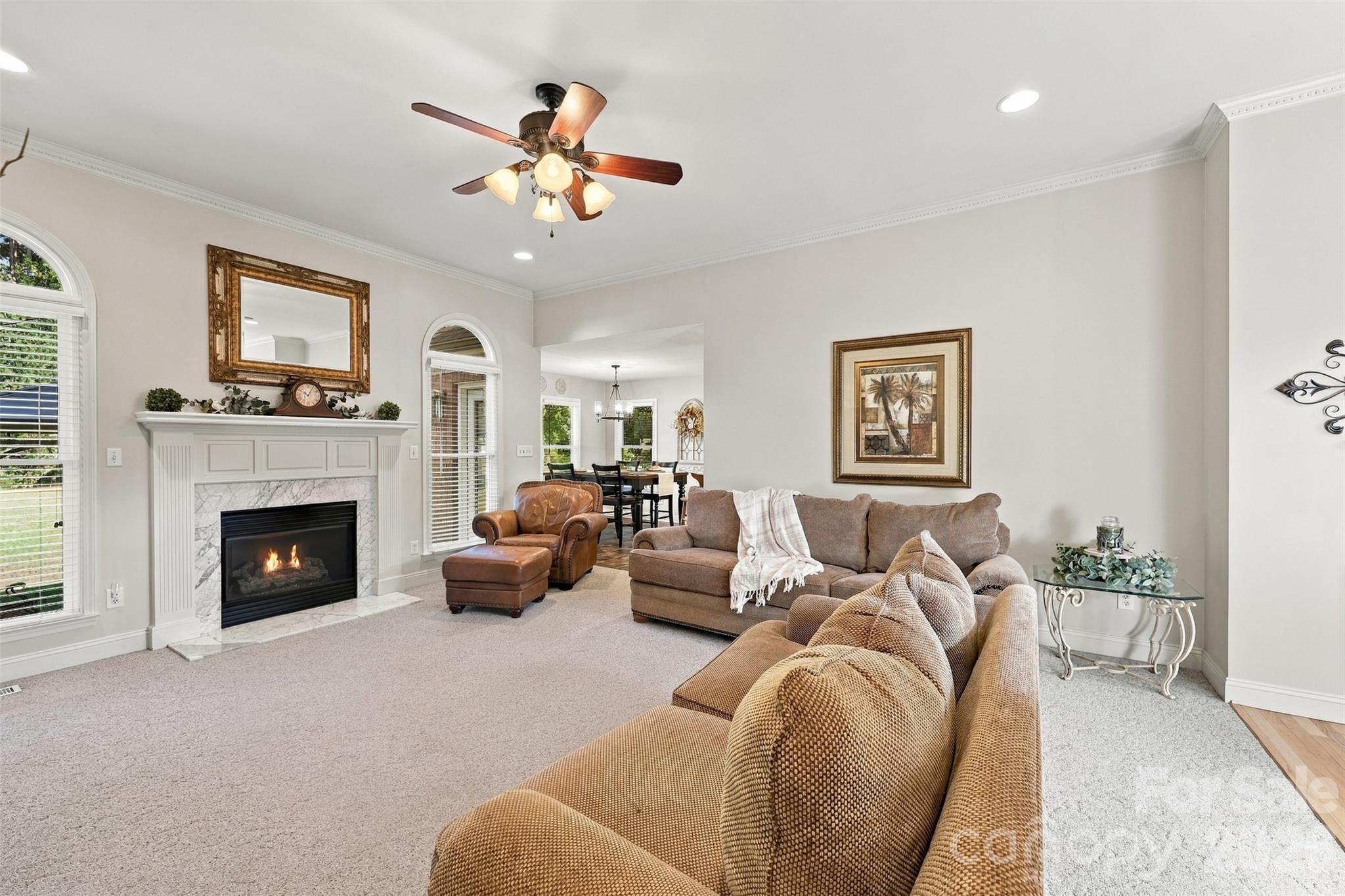 935 Killian Road Property Photo 4