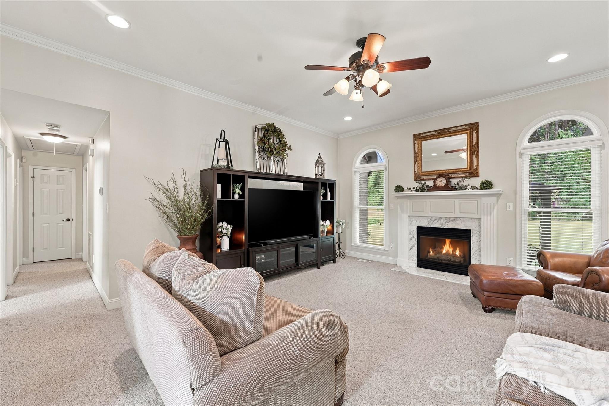 935 Killian Road Property Photo 12