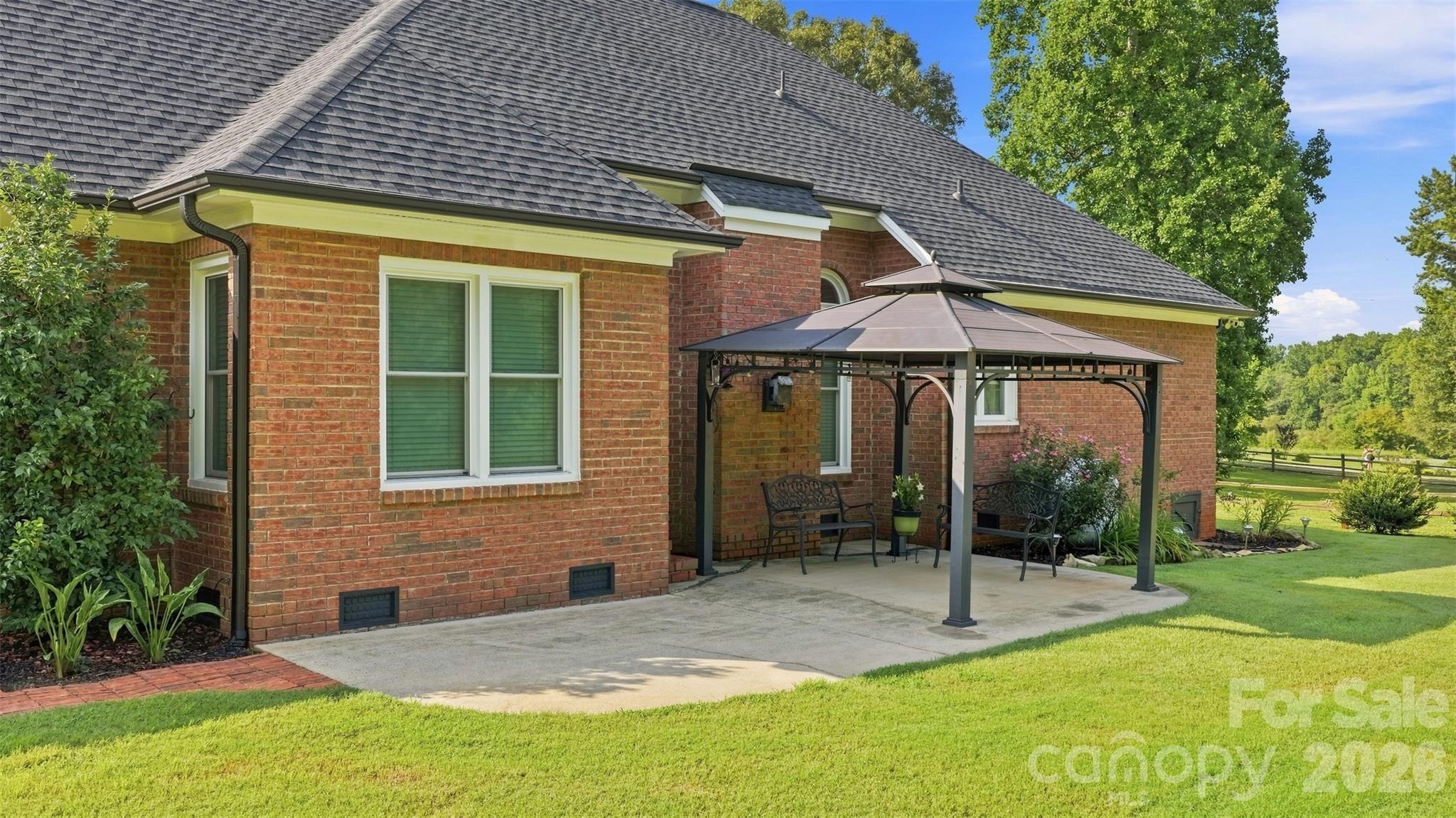 935 Killian Road Property Photo 28