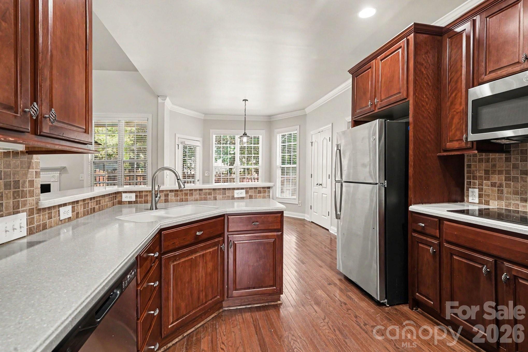 229 Edenshire Court Property Photo 8