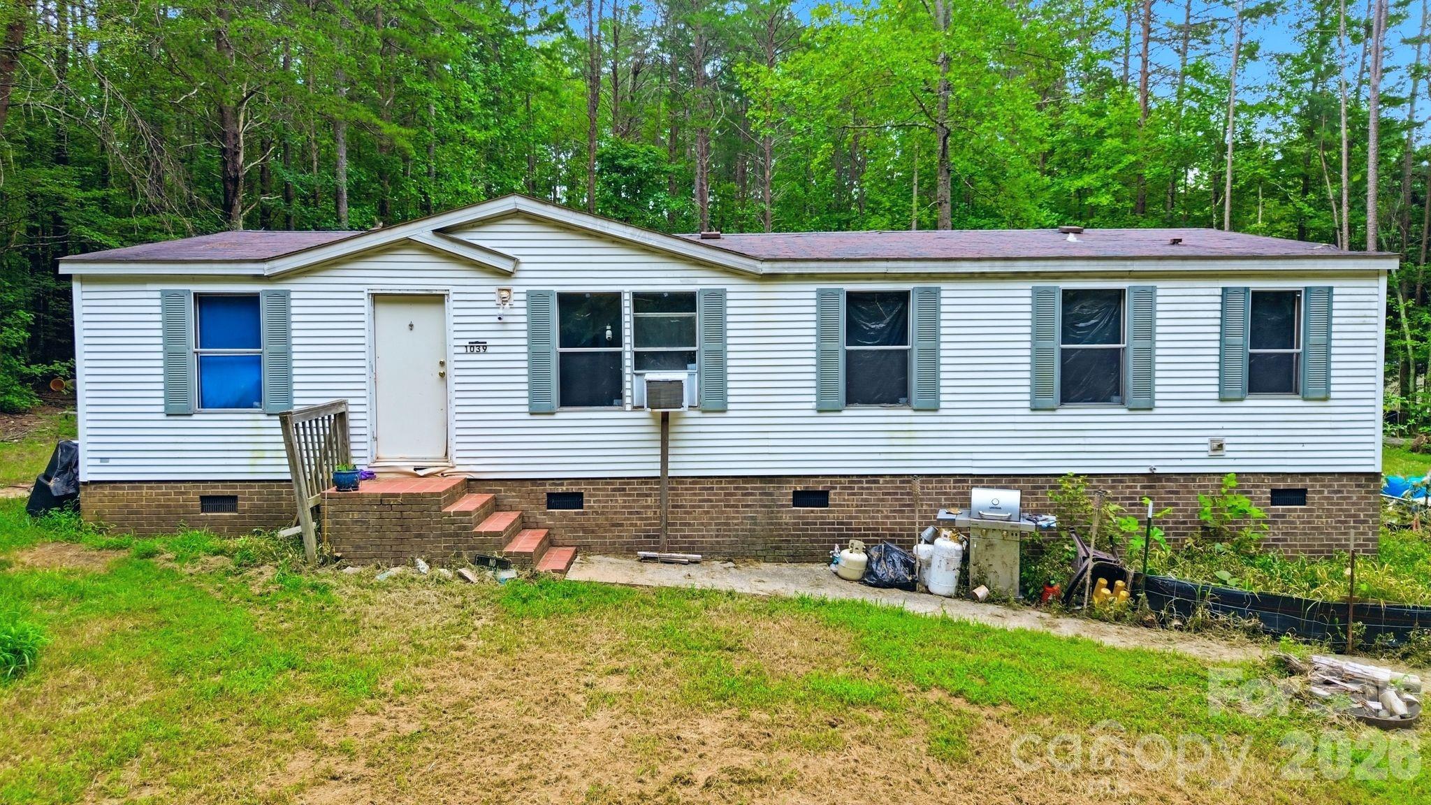 1039 Monterey Drive Property Photo 1