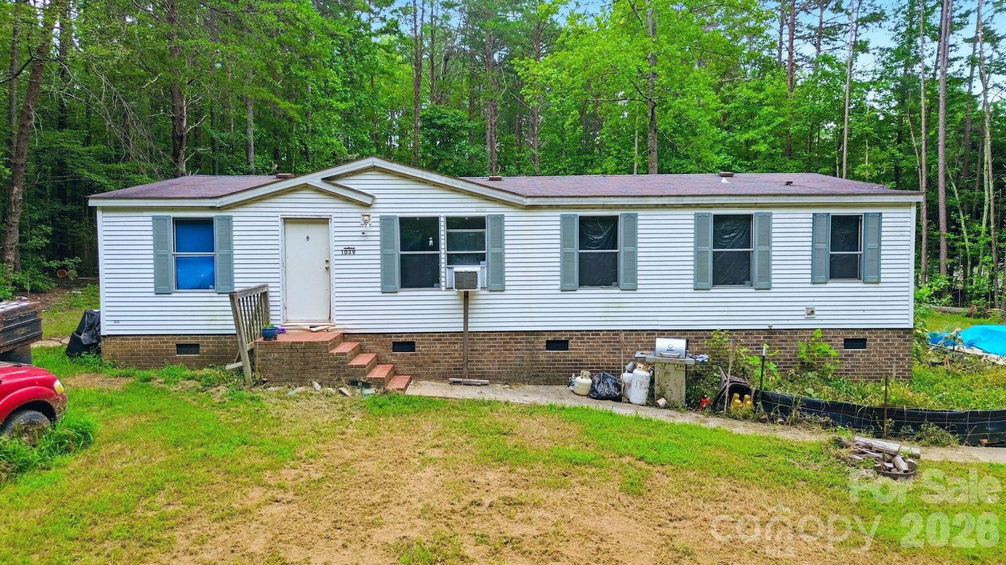 1039 Monterey Drive Property Photo 2