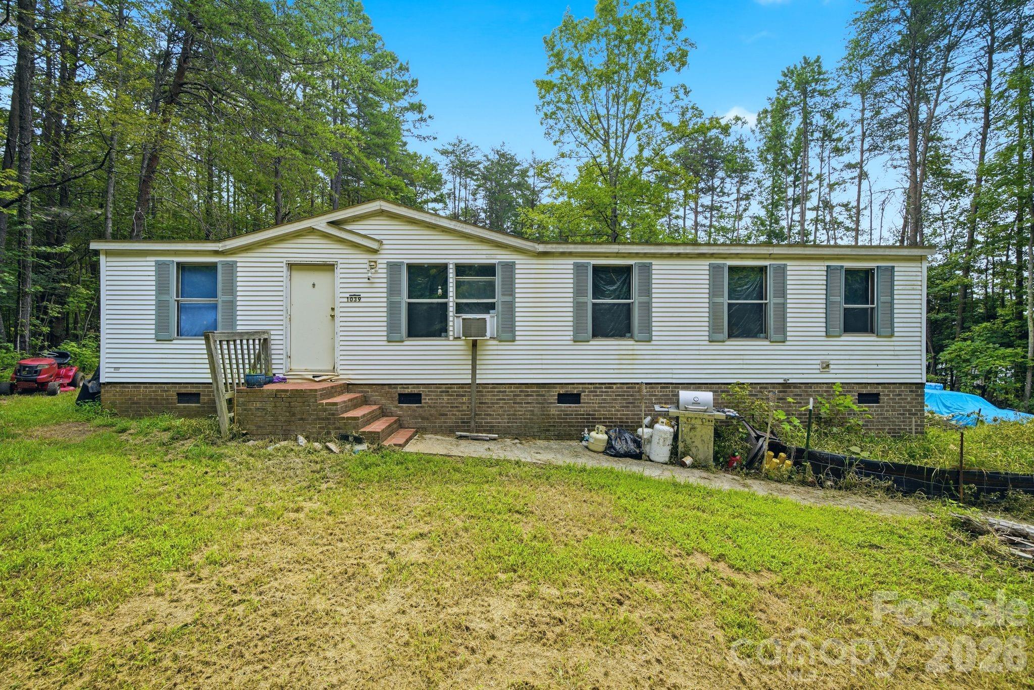 1039 Monterey Drive Property Photo 3