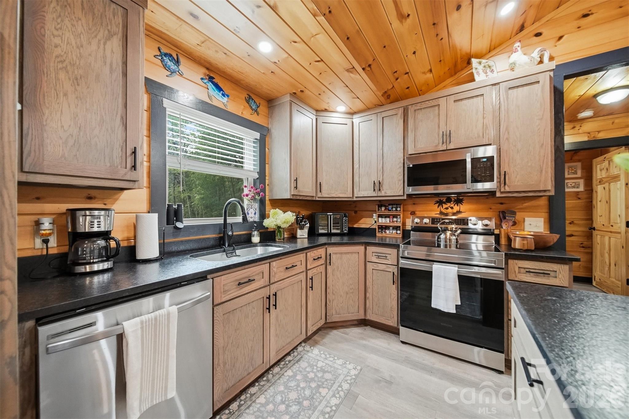 4500 Windy Hill Lane Property Photo 7