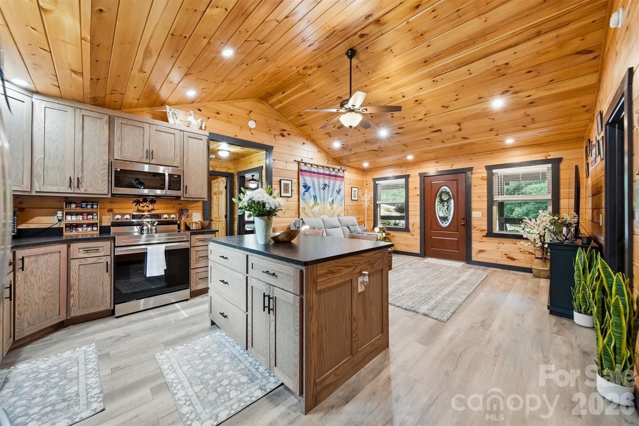4500 Windy Hill Lane Property Photo 9