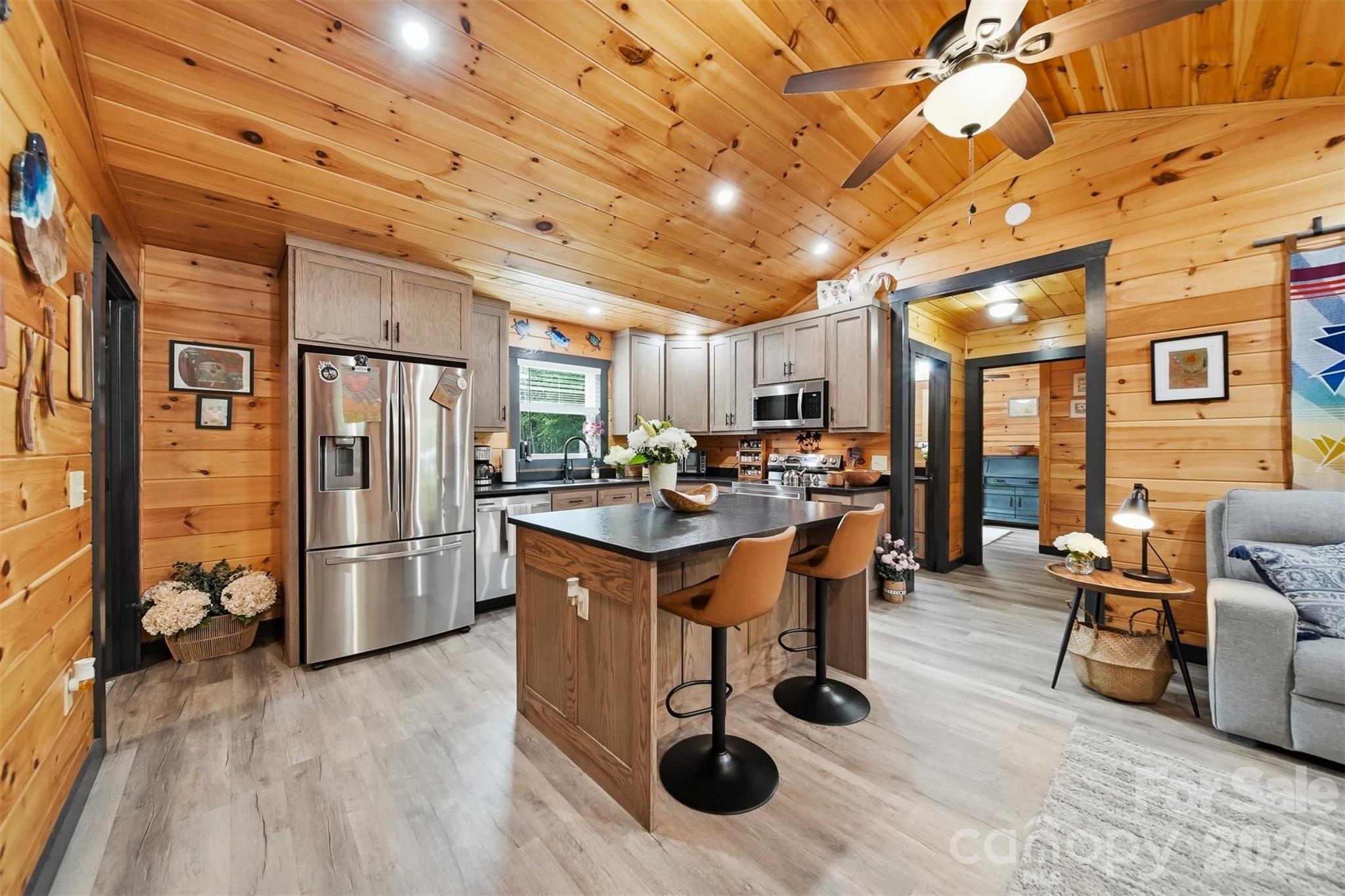 4500 Windy Hill Lane Property Photo 11