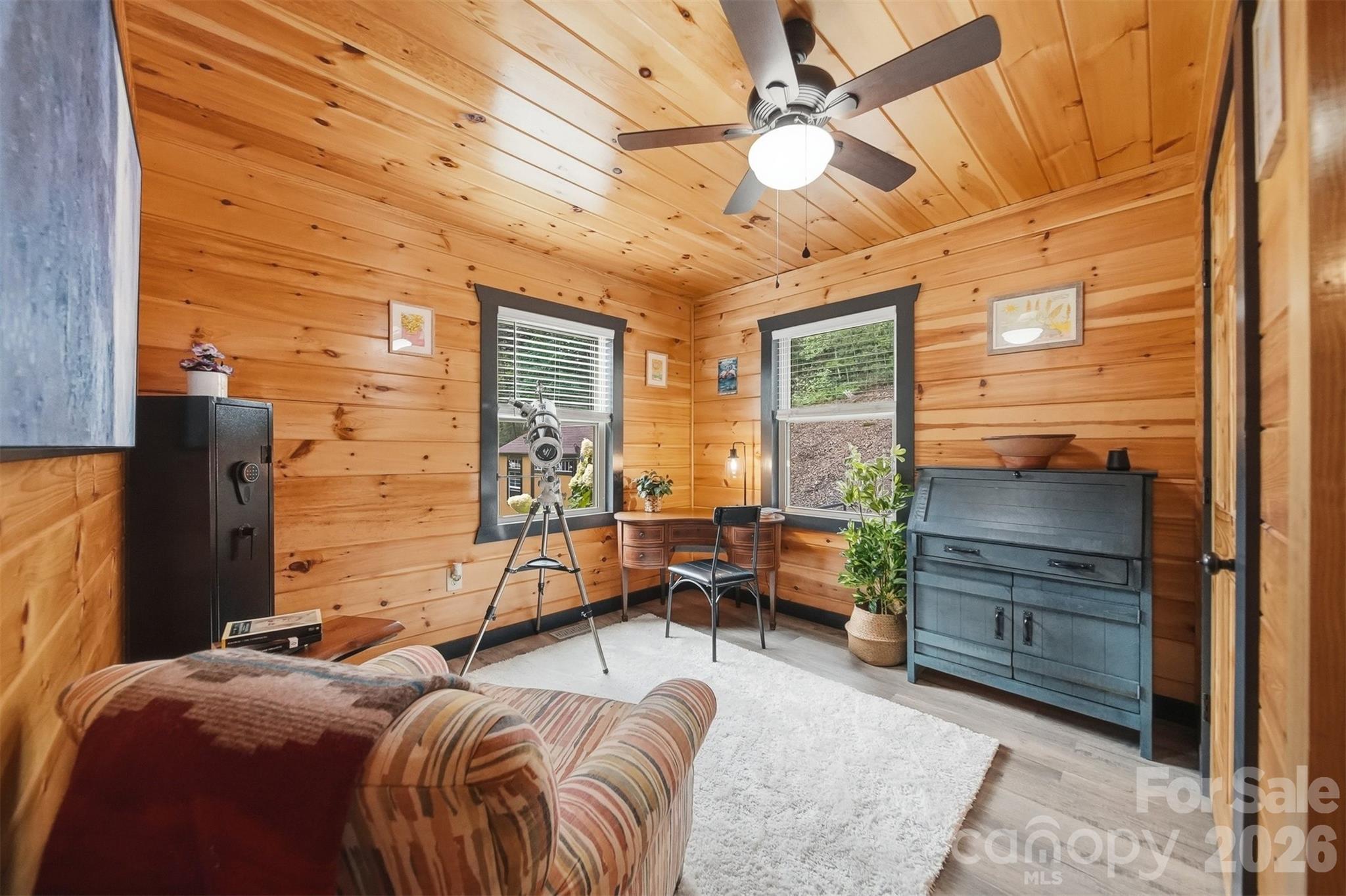 4500 Windy Hill Lane Property Photo 17