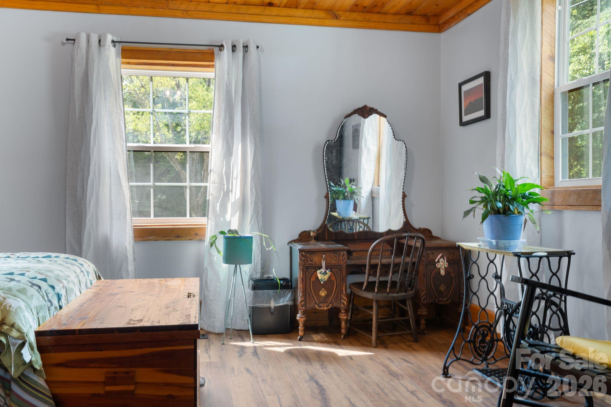 636 N Trade Street Property Photo 14