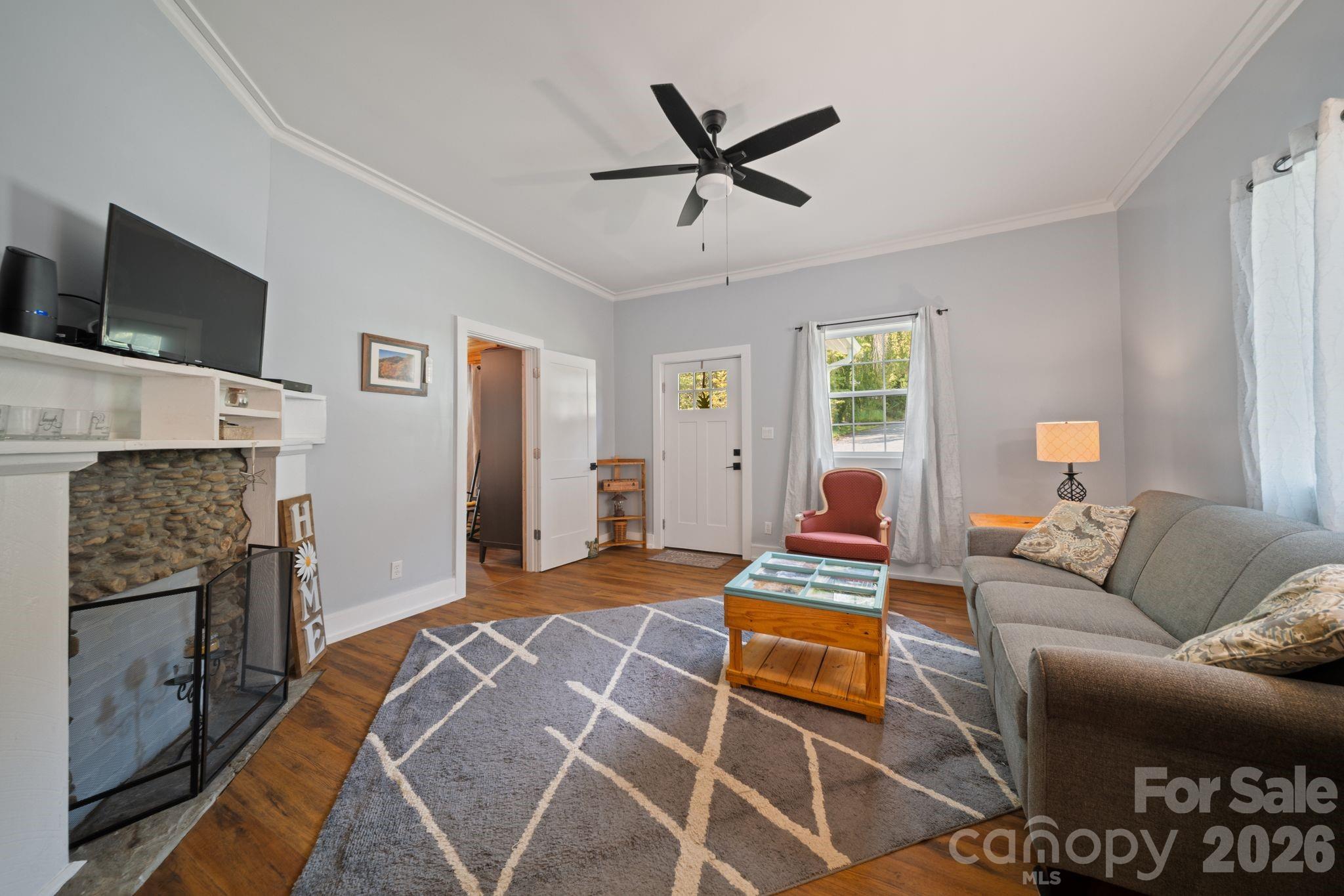 636 N Trade Street Property Photo 17