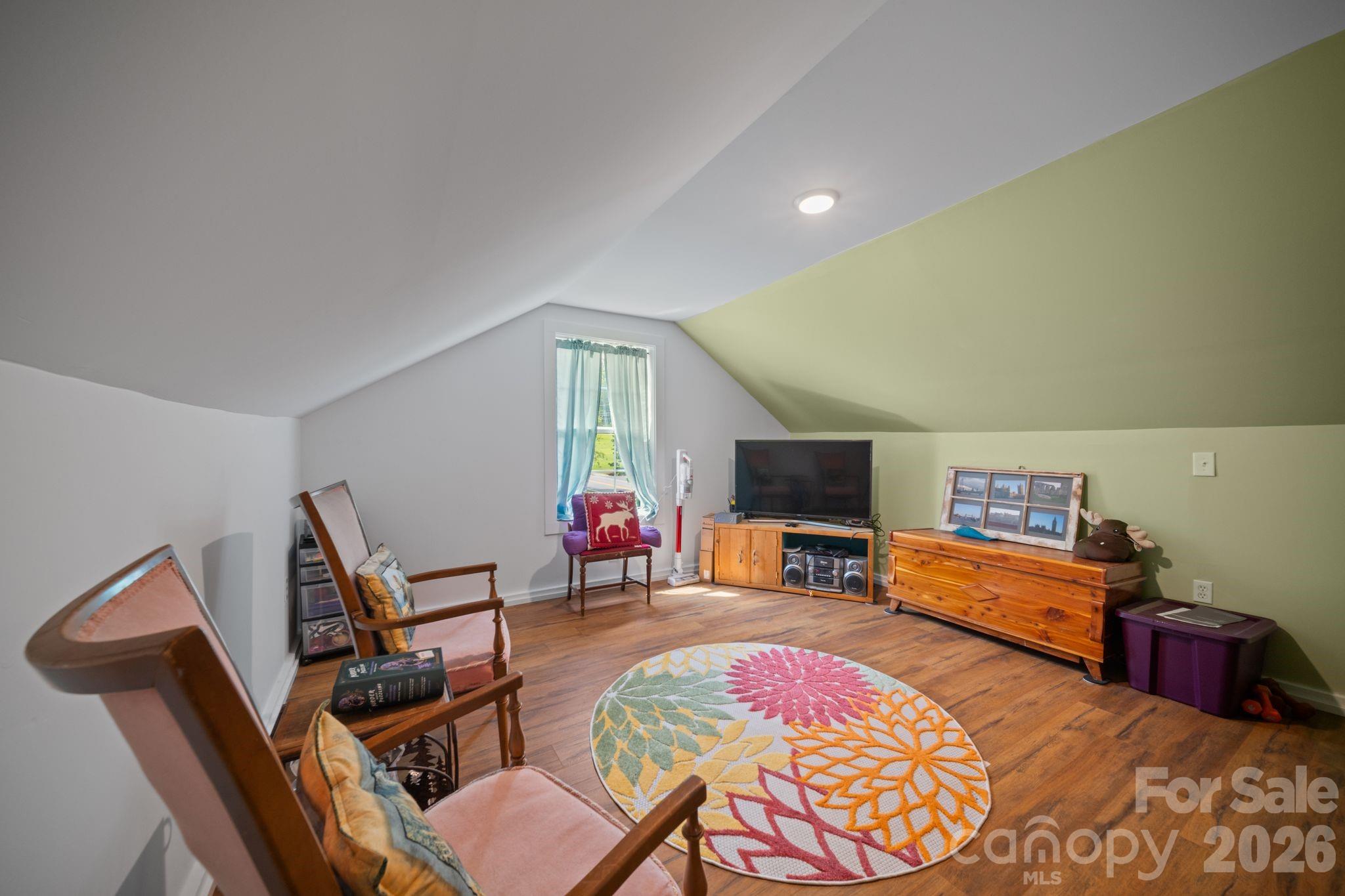 636 N Trade Street Property Photo 27