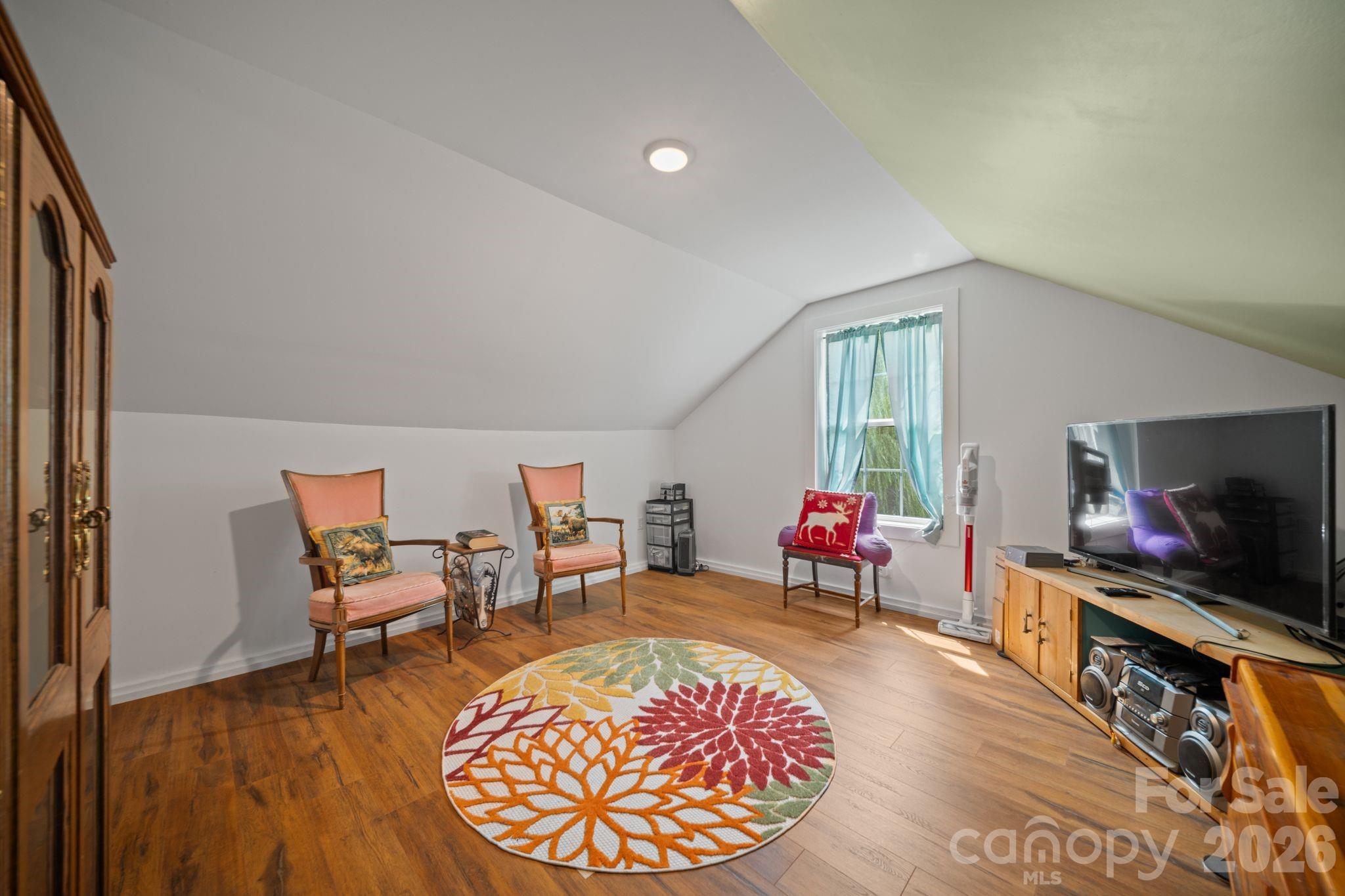 636 N Trade Street Property Photo 28