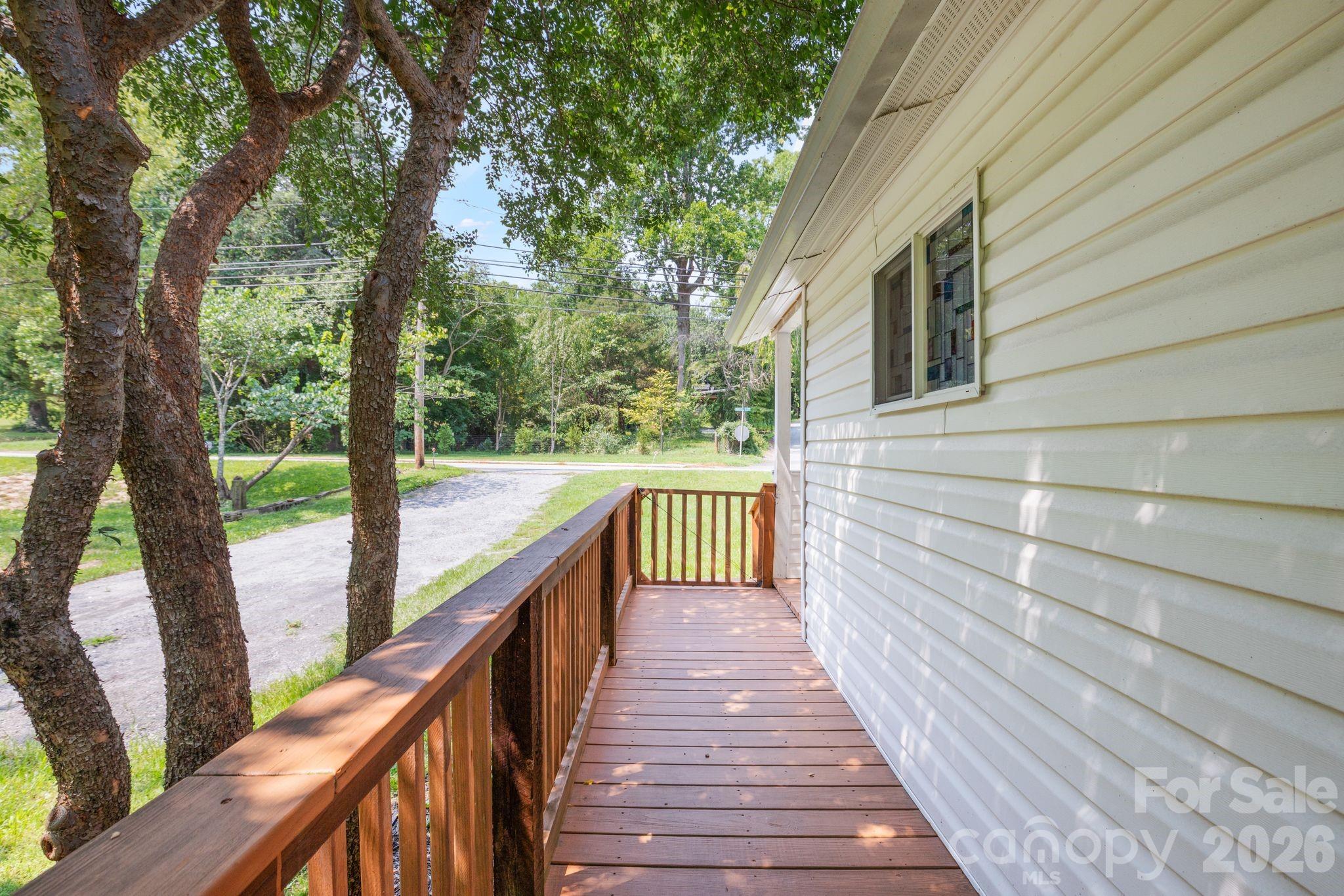 636 N Trade Street Property Photo 32