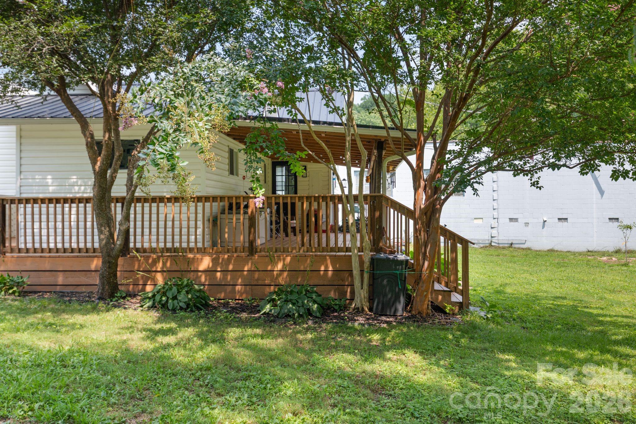 636 N Trade Street Property Photo 37