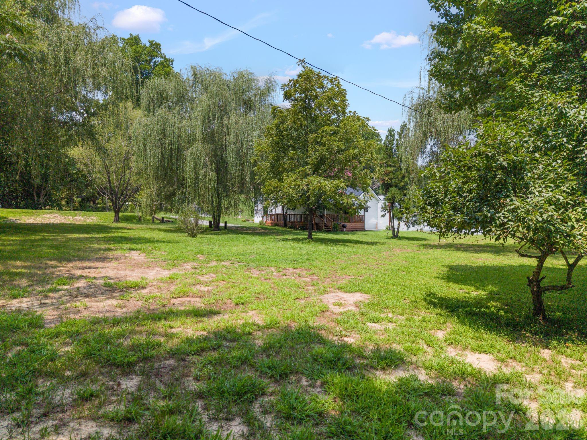636 N Trade Street Property Photo 38