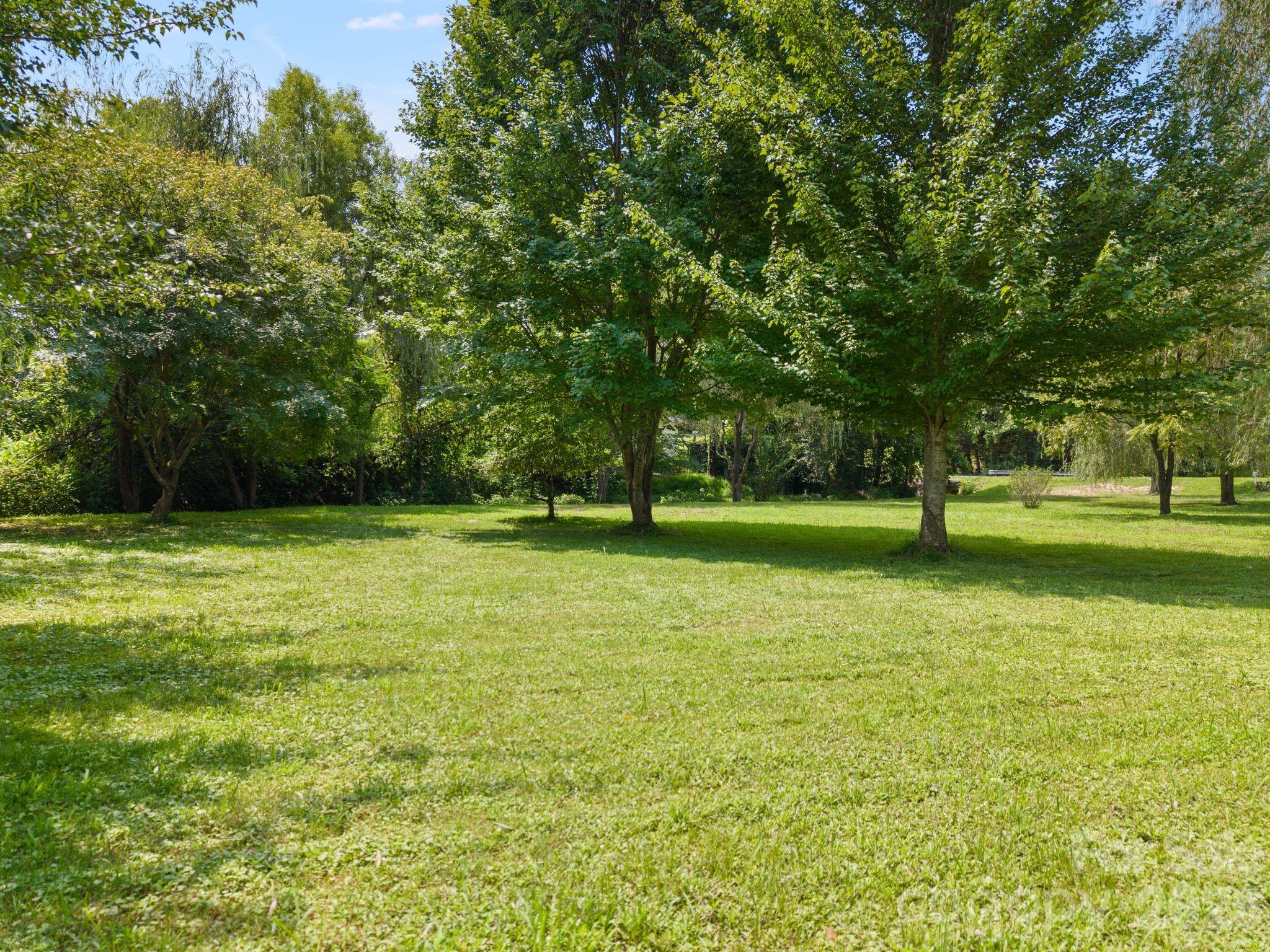 636 N Trade Street Property Photo 39