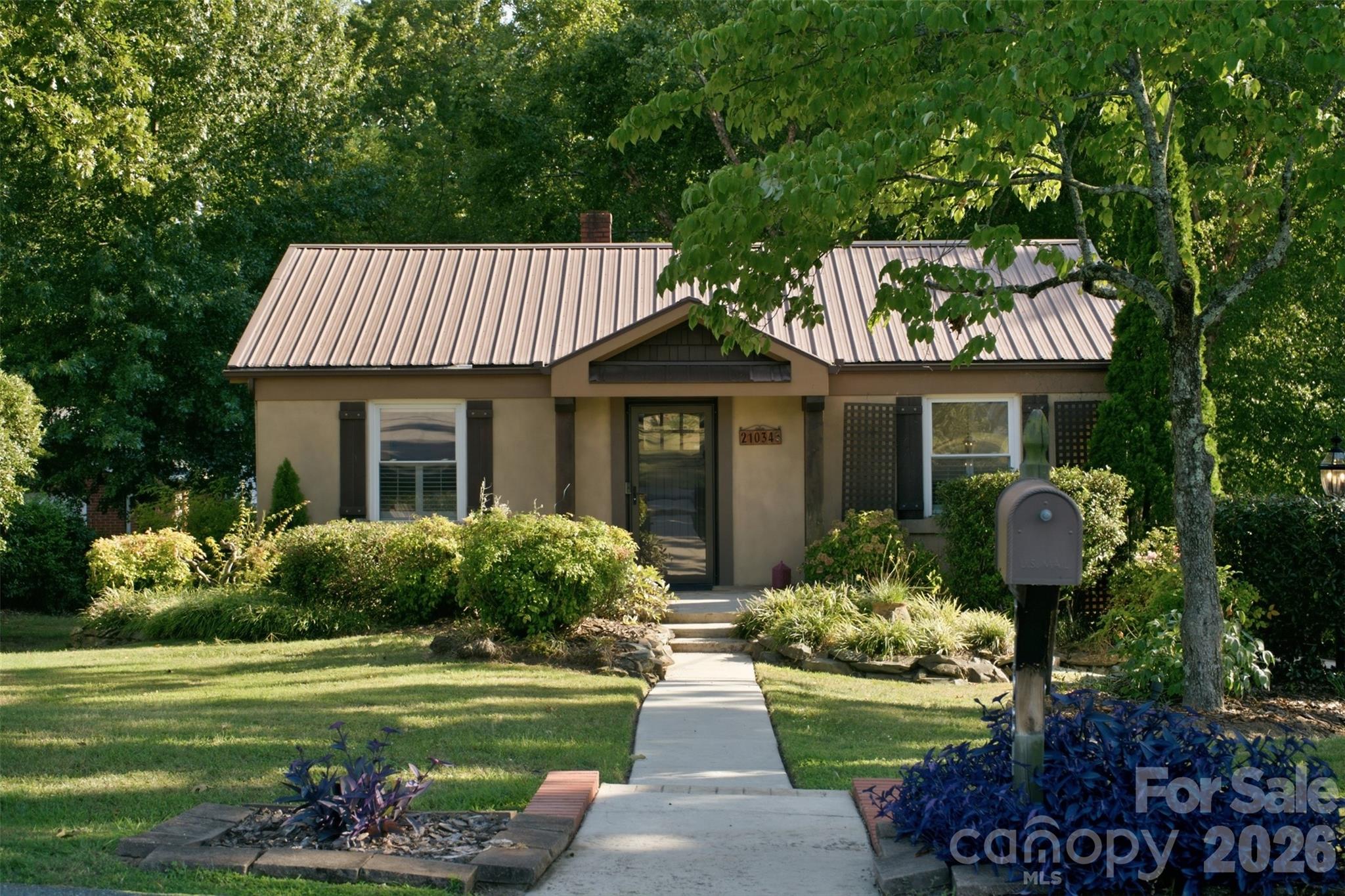 21034 Cornelius Street Property Photo 8