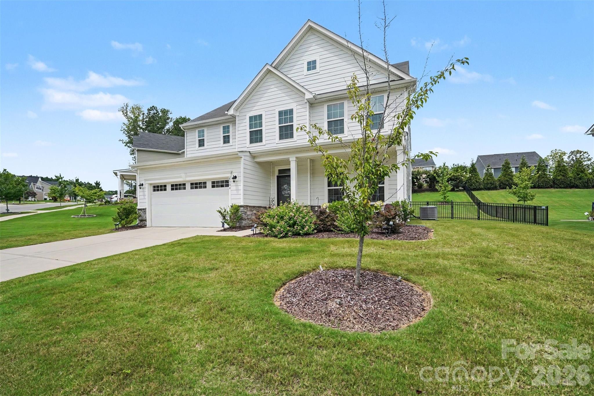 8504 Everwood Avenue Property Photo 6