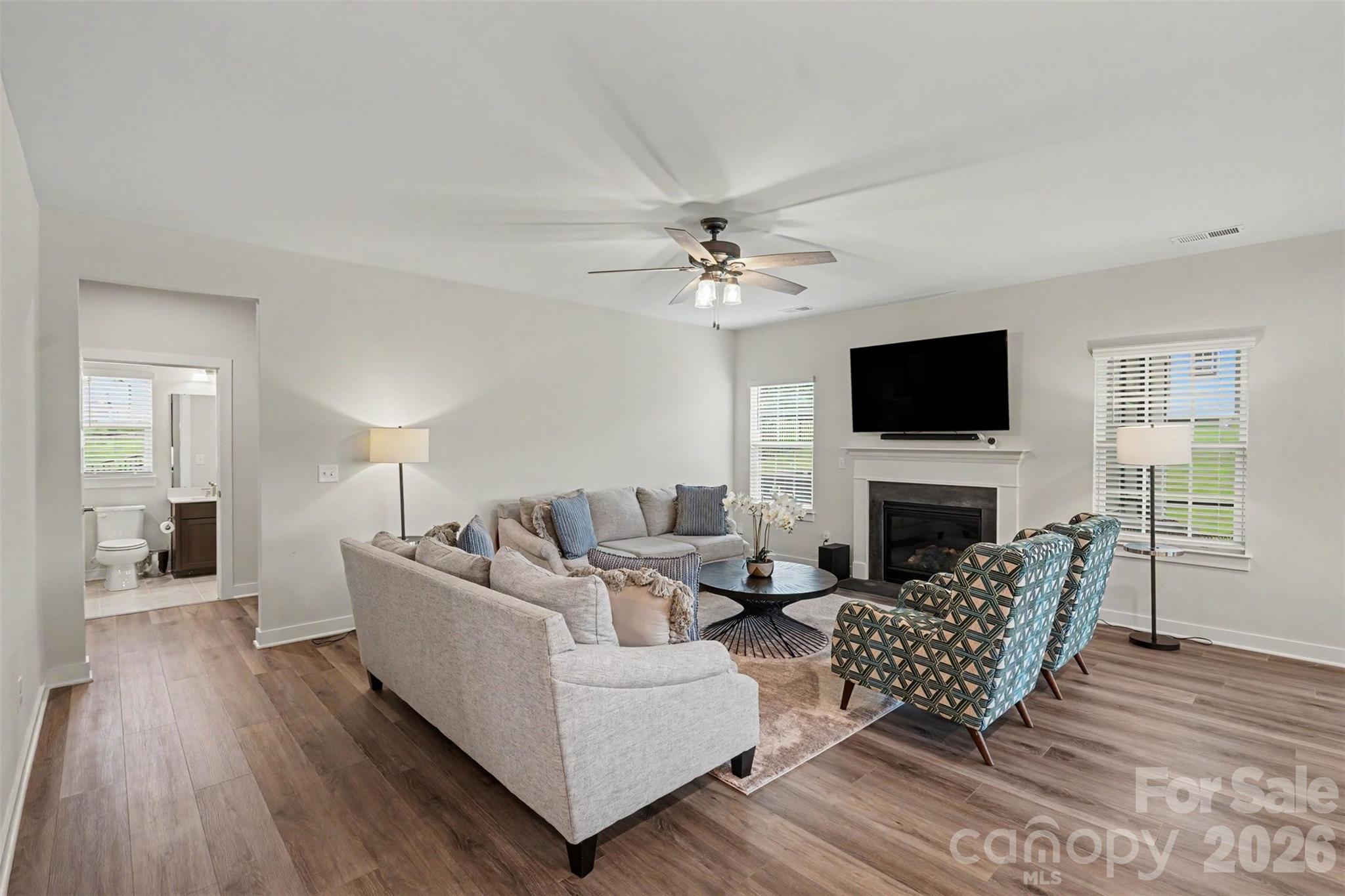 8504 Everwood Avenue Property Photo 11