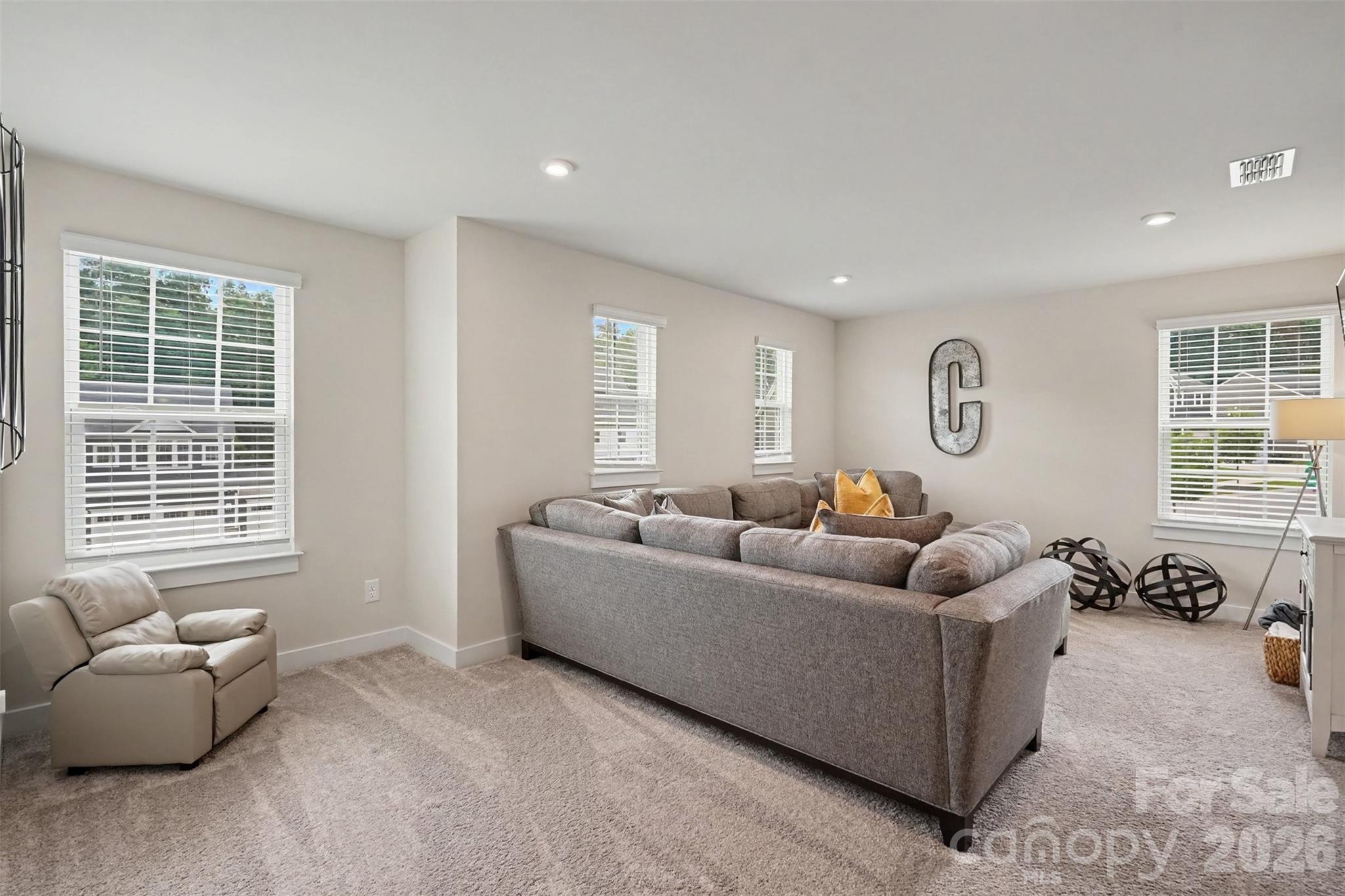 8504 Everwood Avenue Property Photo 19
