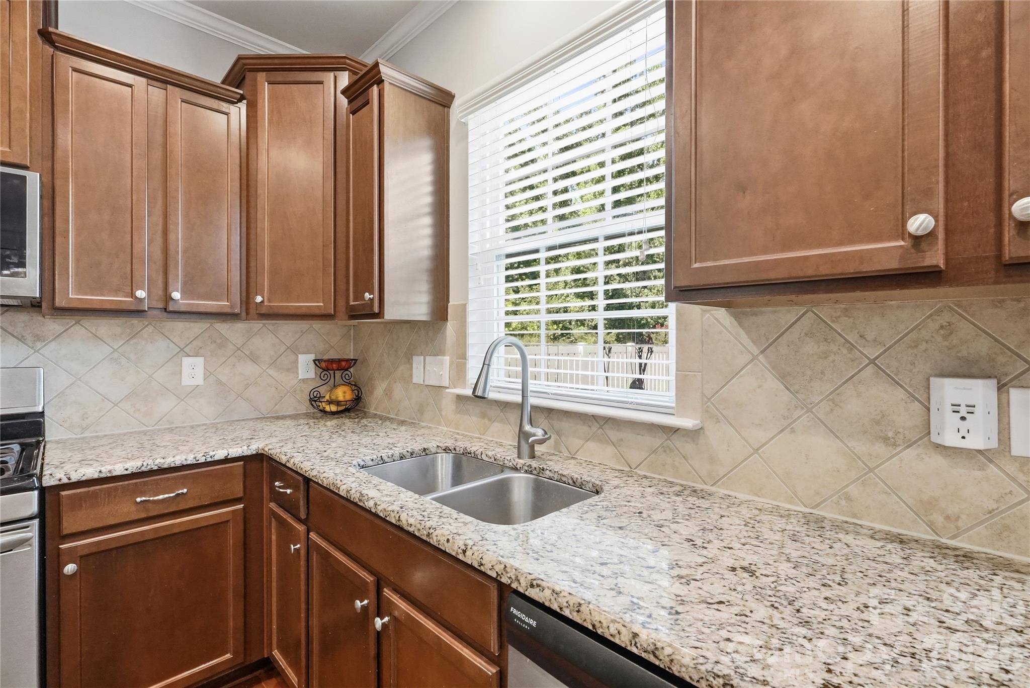 10690 Sapphire Trail Property Photo 16