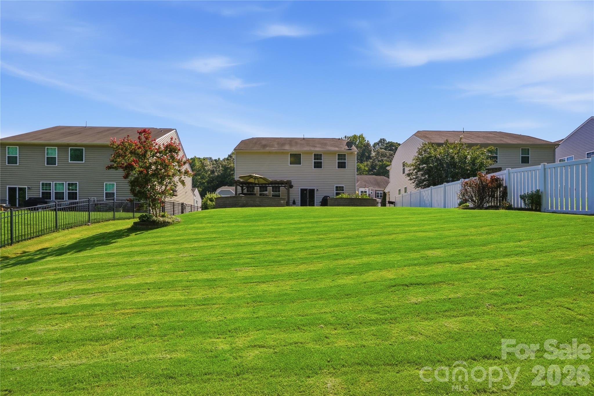 10690 Sapphire Trail Property Photo 42