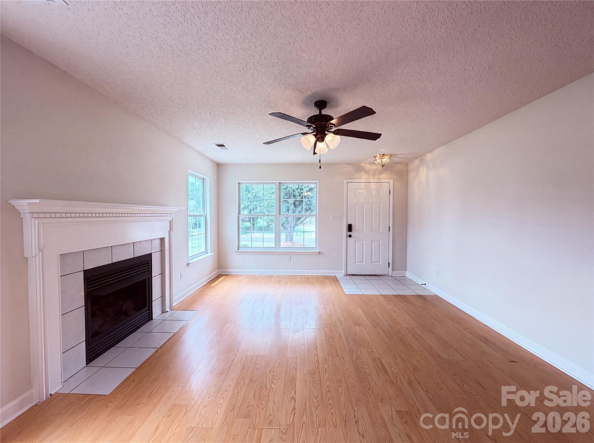 2916 Rosemeade Drive Property Photo 3