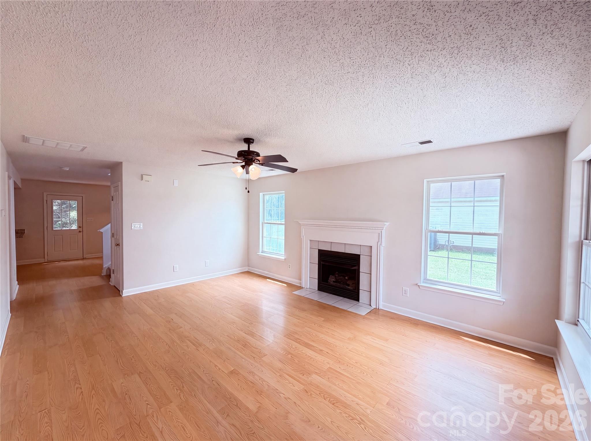 2916 Rosemeade Drive Property Photo 4