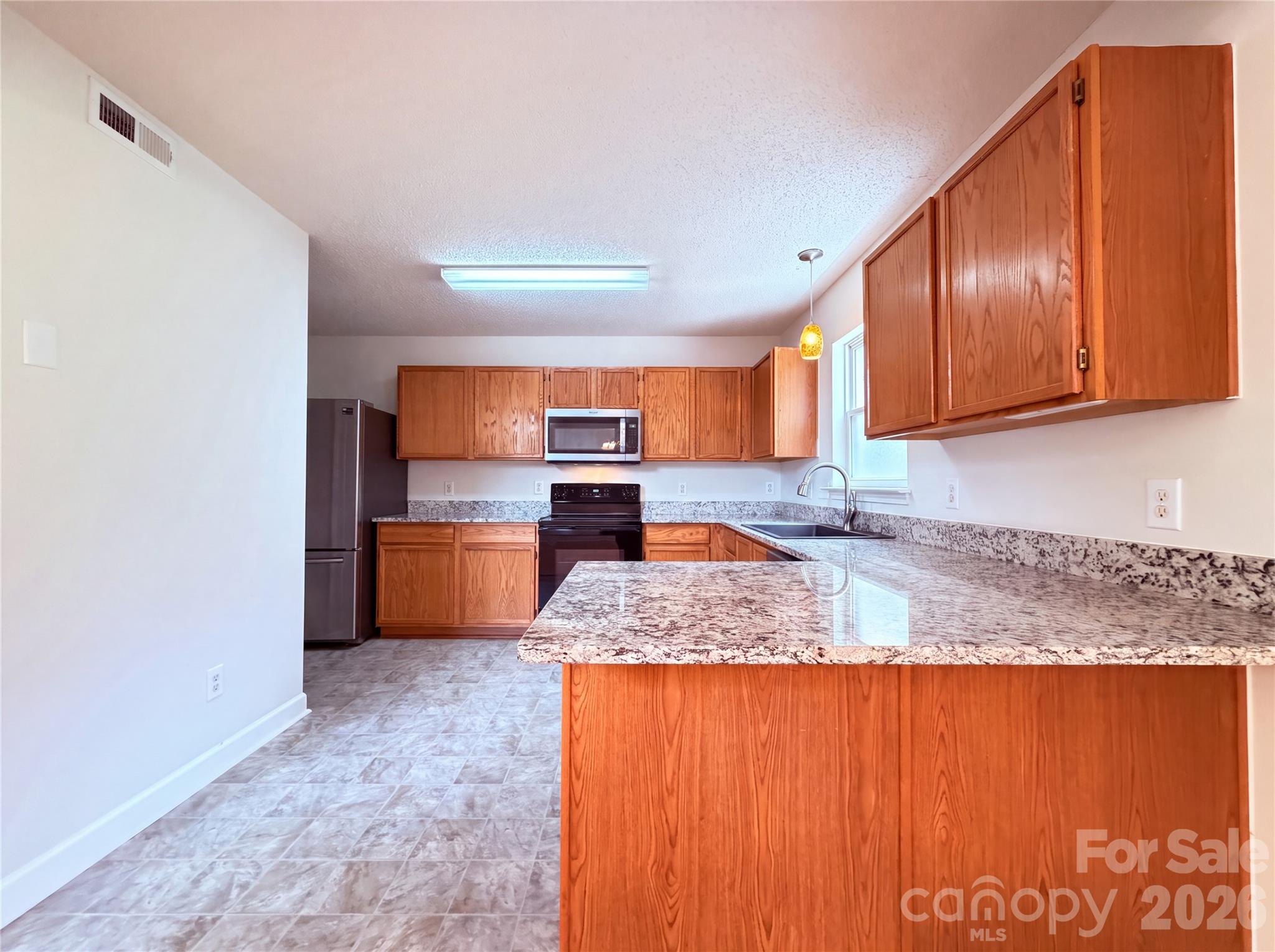 2916 Rosemeade Drive Property Photo 5
